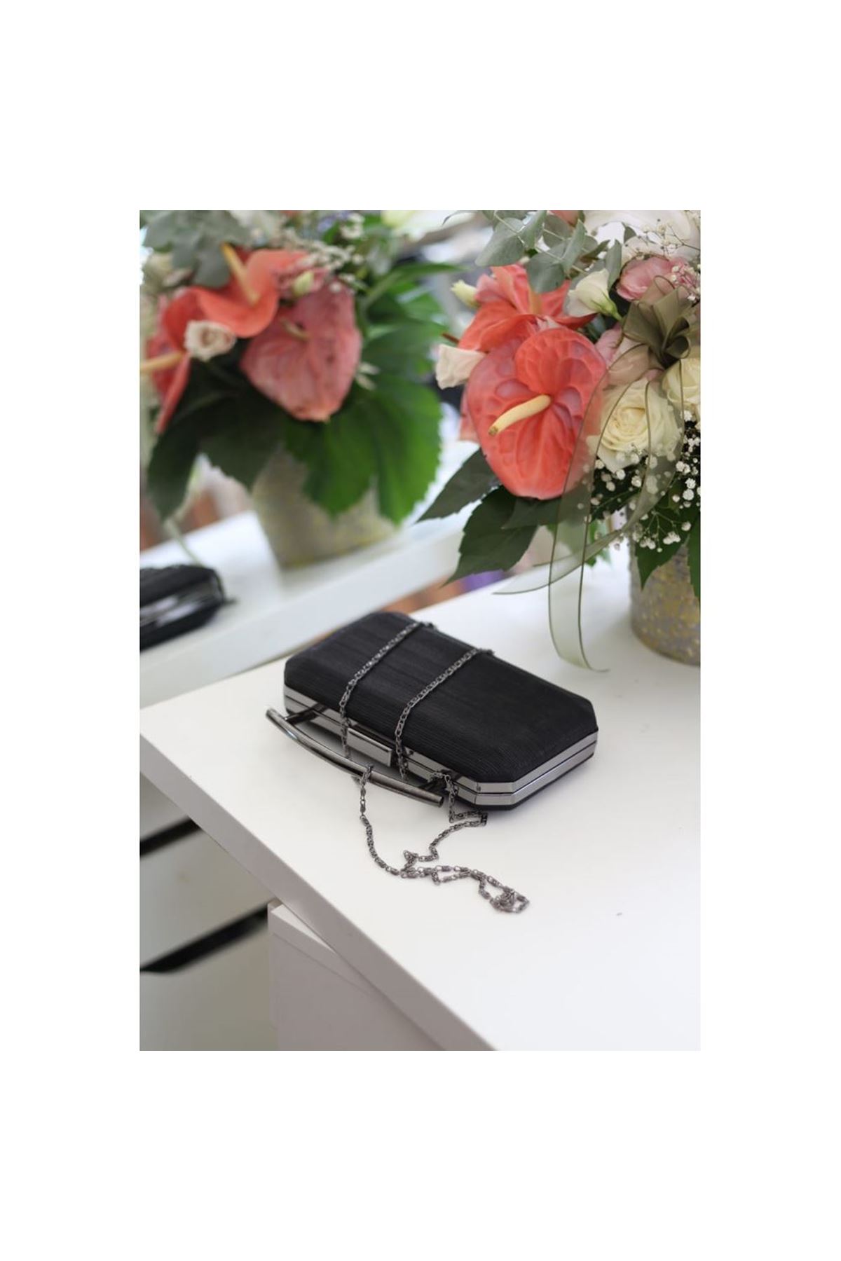 Kadın Siyah Metal Tutma Sap Detaylı Çizgi Doku Abiye Çanta