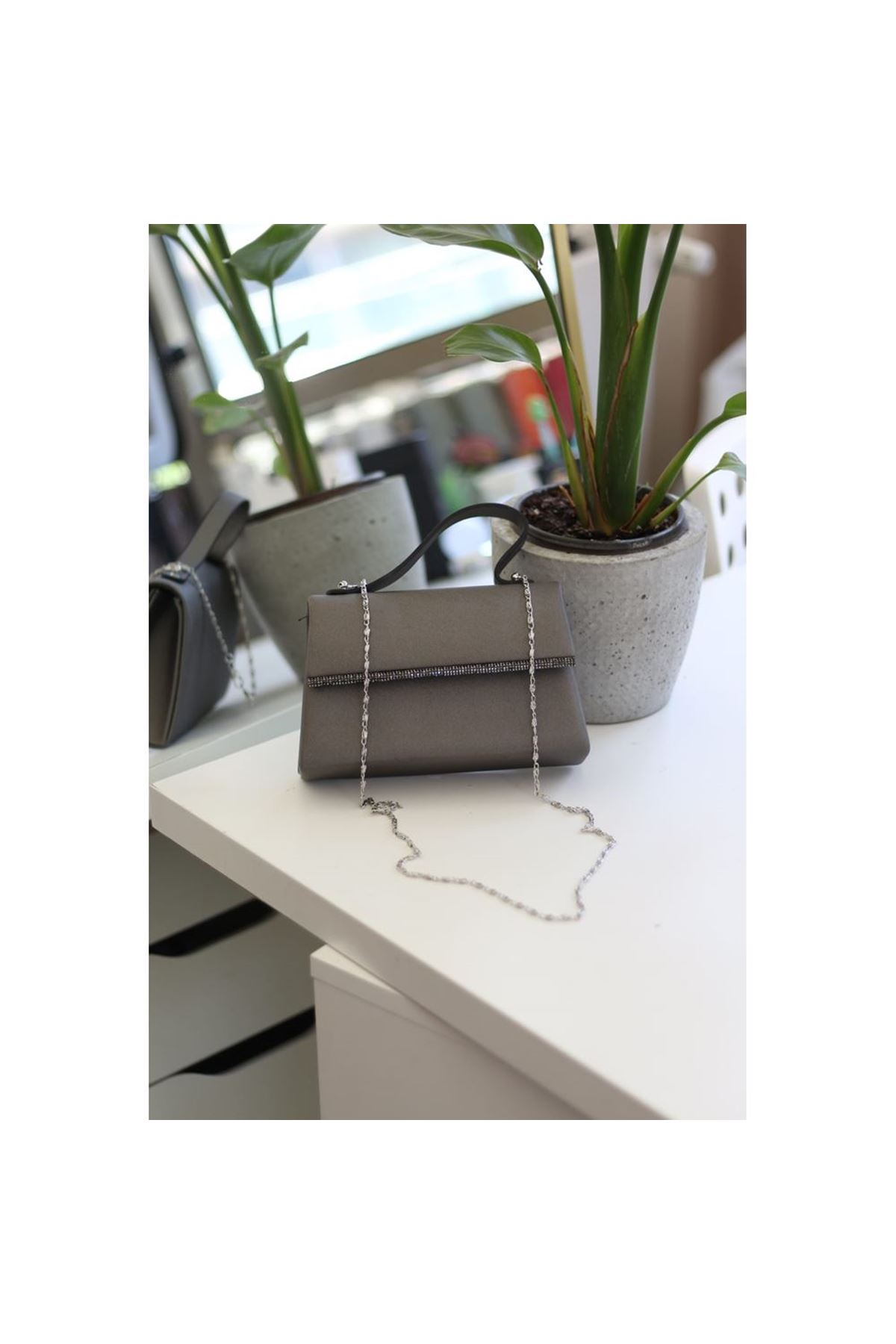 Kadın Platin Saten Tutma Taş Şerit Detaylı Abiye Omuz Çantası