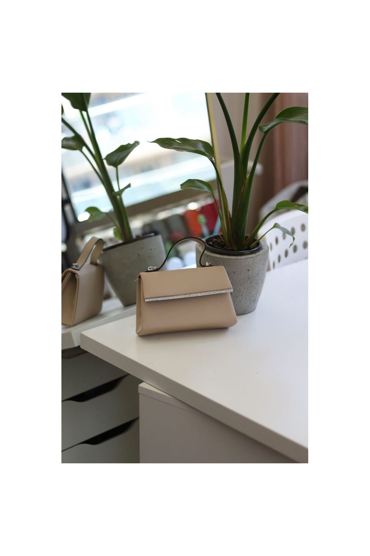 Kadın Nude Saten Tutma Taş Şerit Detaylı Abiye Omuz Çantası