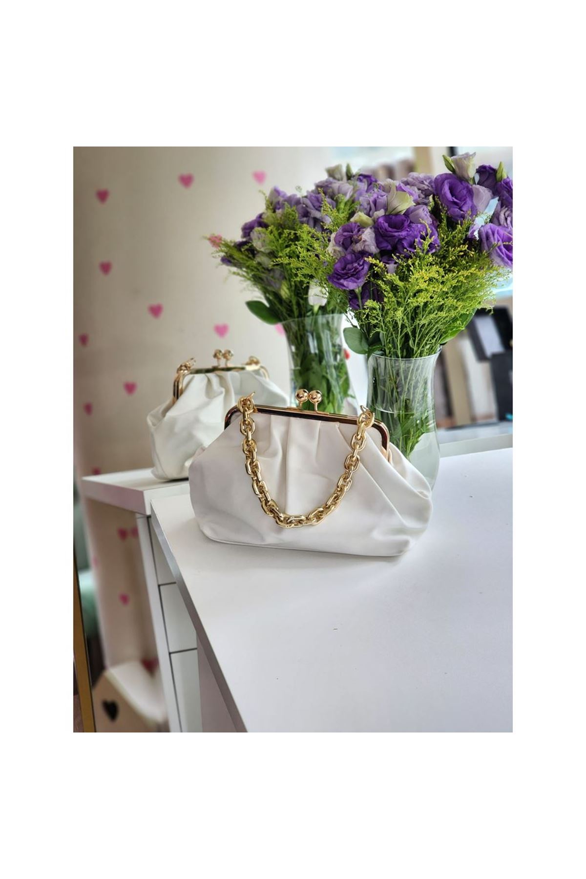 Kadın Beyaz Gold Zincir Detaylı Ağzı Burslu El Omuz Çantası