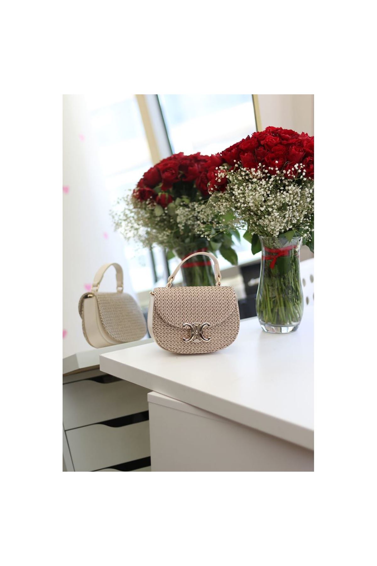 Kadın Krem İşleme Desenli Gold Toka Detaylı Mini El &amp;amp; Omuz Çantası