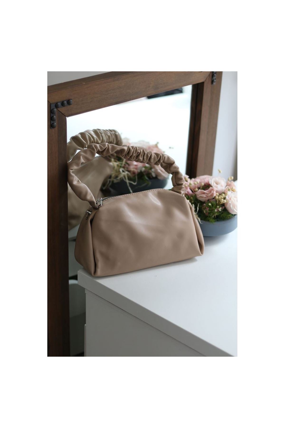 Kadın Vizon Büzgü Saplı Yumuşak Askılı Omuz Çantası