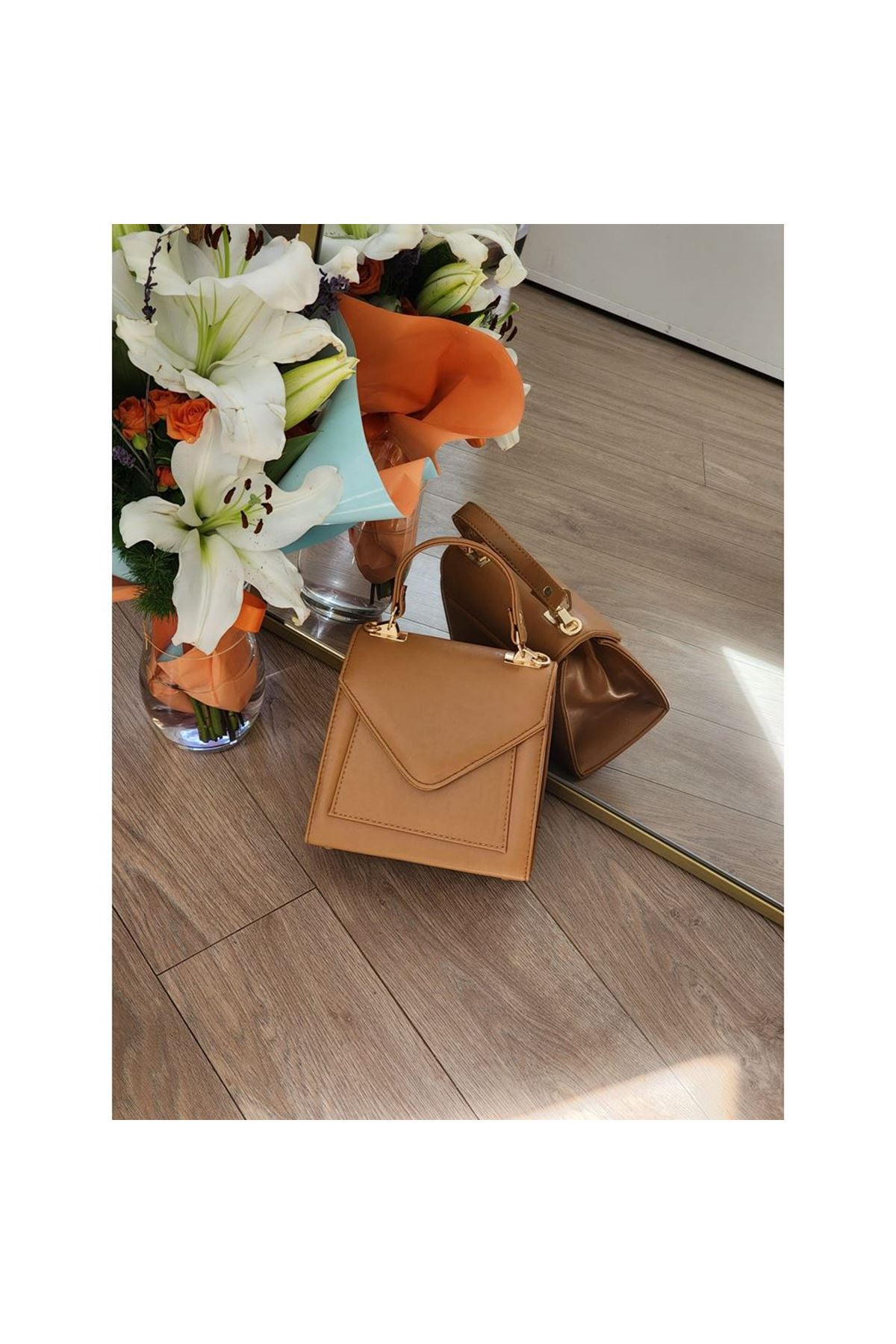 Kadın Karamel Kapak Detaylı Askılı Omuz Çantası