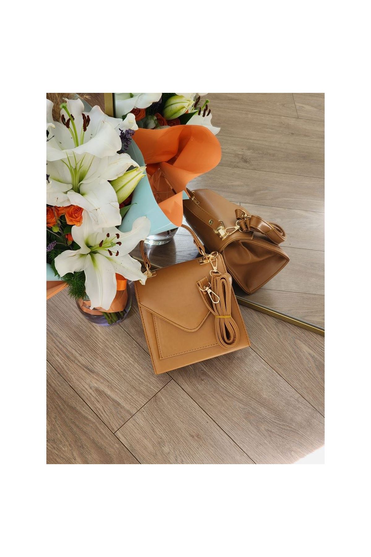 Kadın Karamel Kapak Detaylı Askılı Omuz Çantası