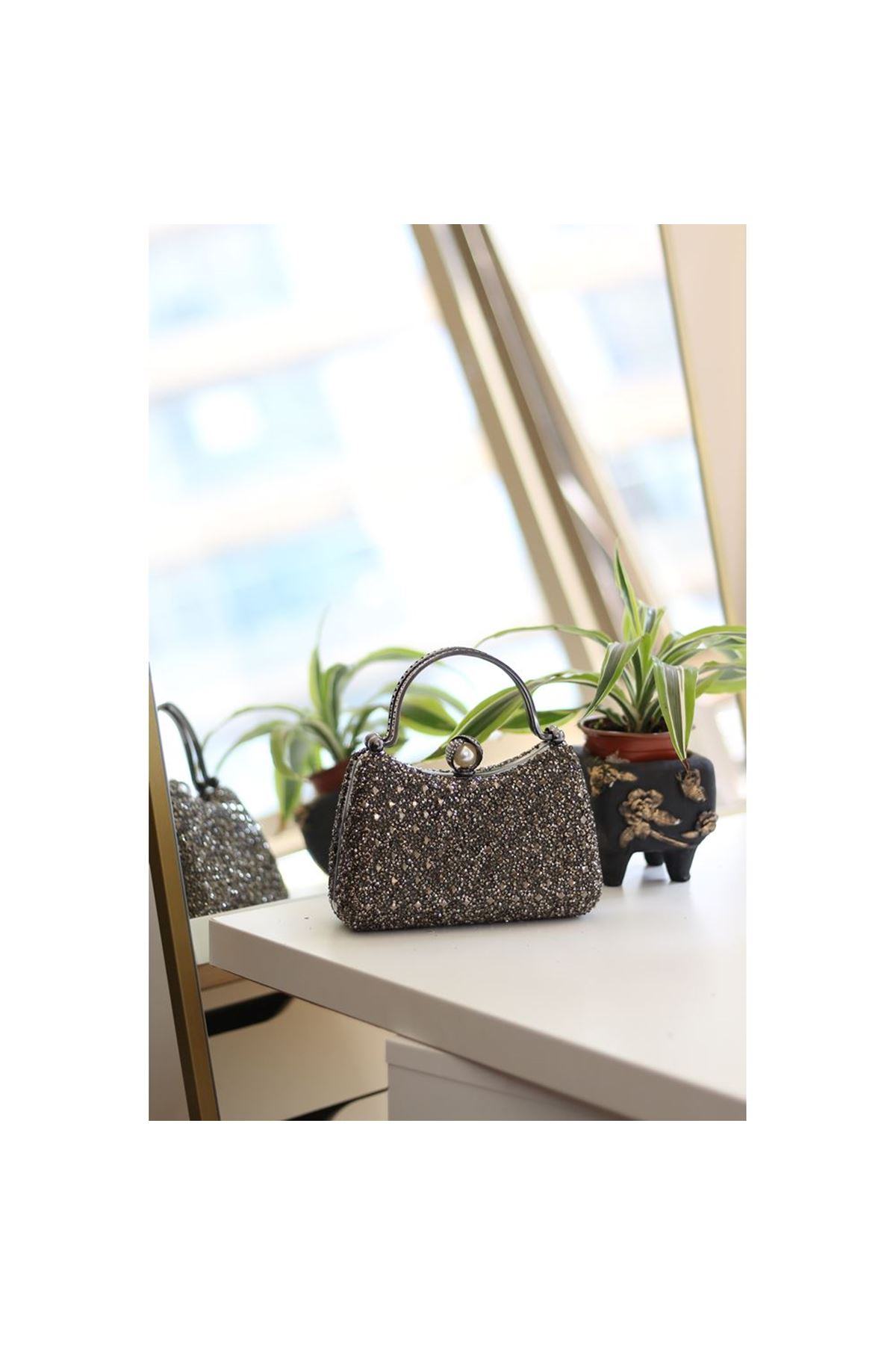 Kadın Platin İnci Taşlı Taşlı Tutma Detaylı Abiye Çanta