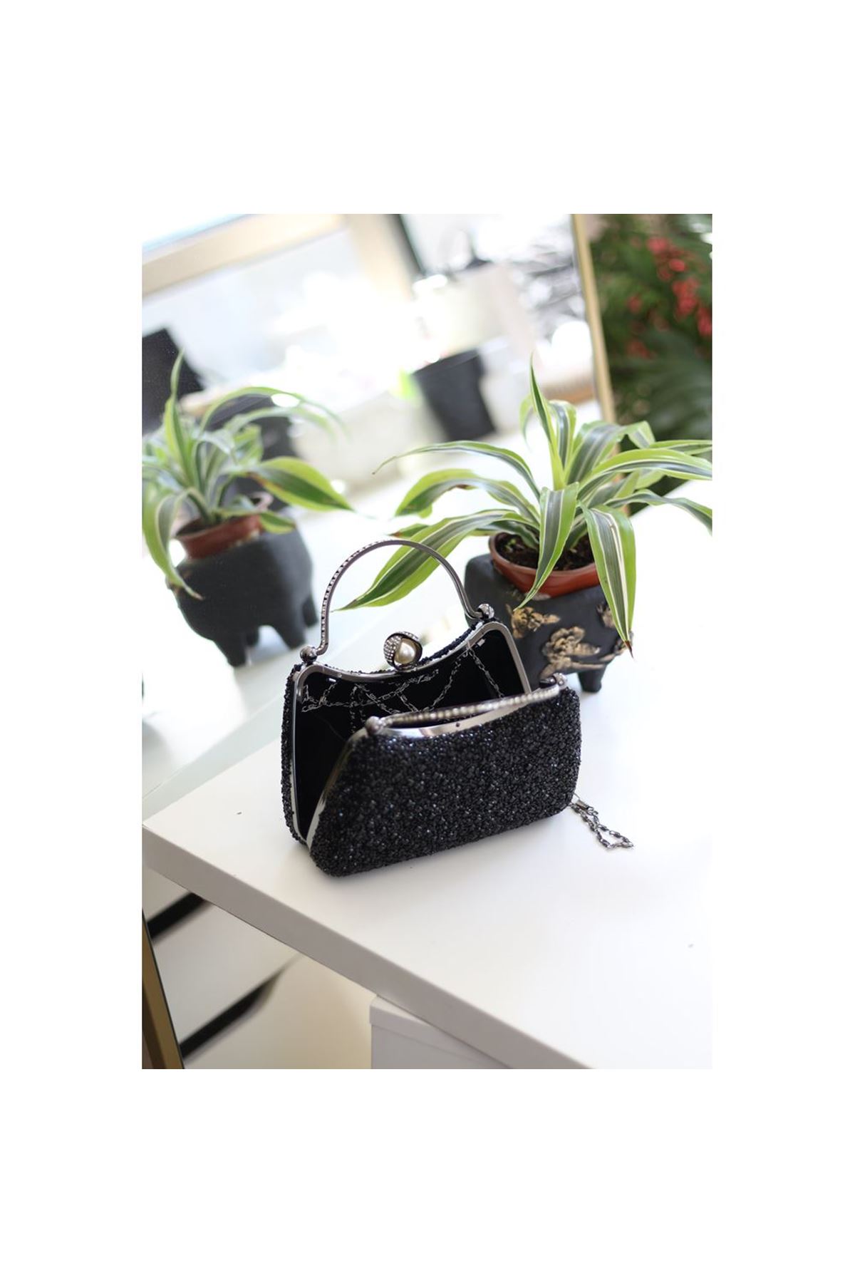 Kadın Siyah İnci Taşlı Taşlı Tutma Detaylı Abiye Çanta