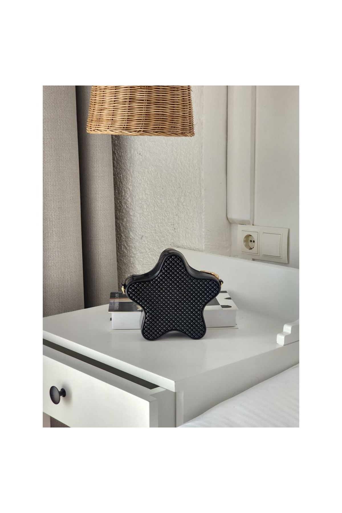 Kadın Siyah Silikon Yıldız Formlu Zincir Detaylı Çapraz Çanta