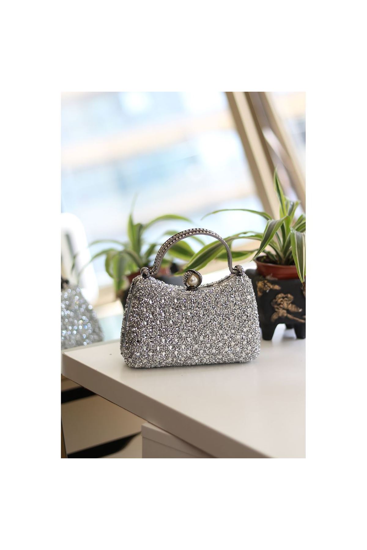 Kadın Silver İnci Taşlı Taşlı Tutma Detaylı Abiye Çanta