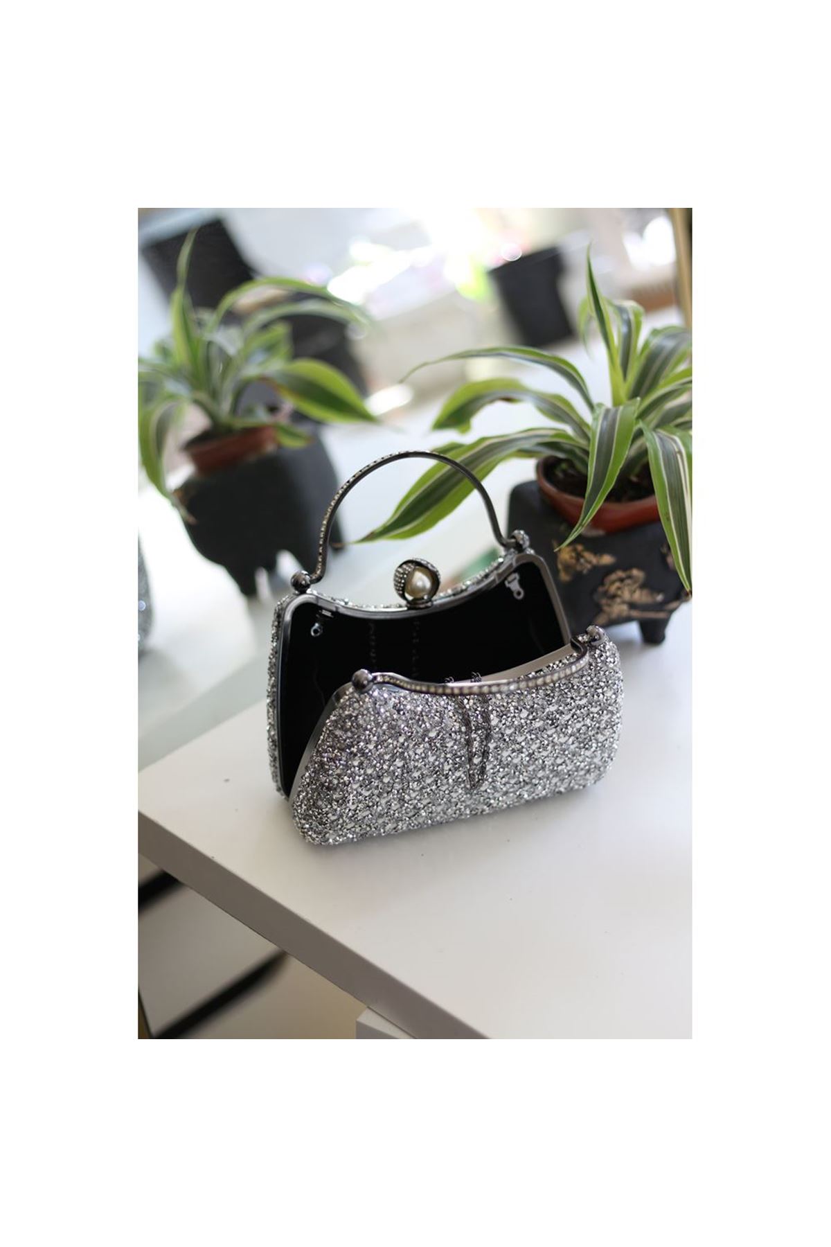 Kadın Silver İnci Taşlı Taşlı Tutma Detaylı Abiye Çanta