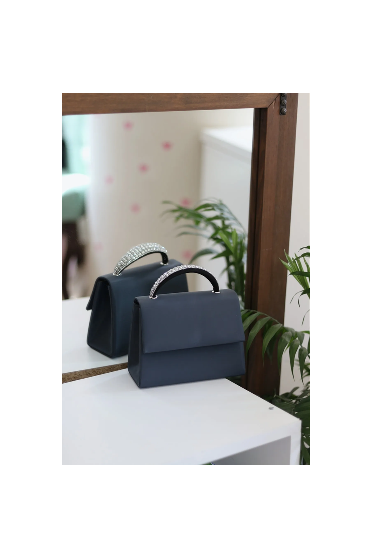 Kadın Lacivert Taş Tutma Detaylı Abiye Omuz Çantası