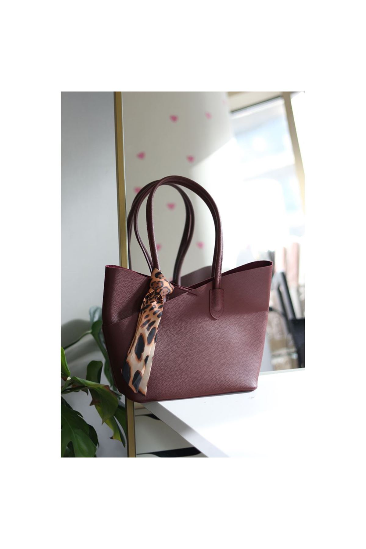Bordo Leopar Fular Detaylı Büyük Boy Omuz Çantası