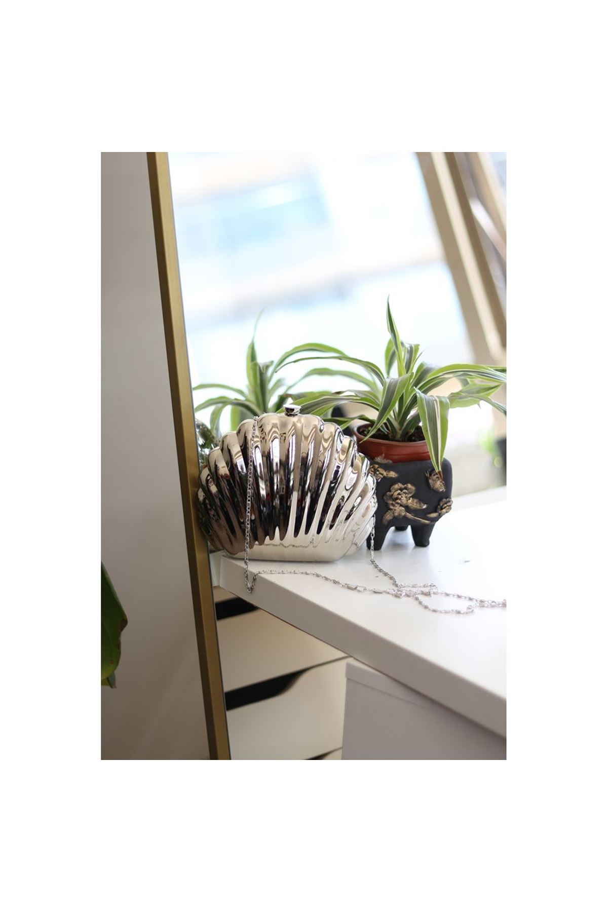 Kadın Silver İstiridye Formlu Zincir Detaylı Abiye Çanta