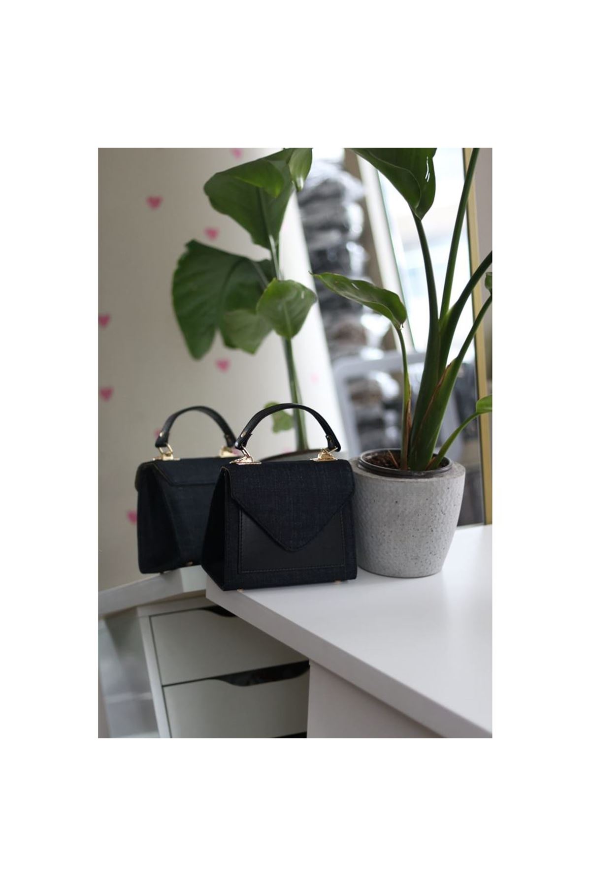 Mat Siyah Kot Detaylı Tutmalı El Omuz Çantası