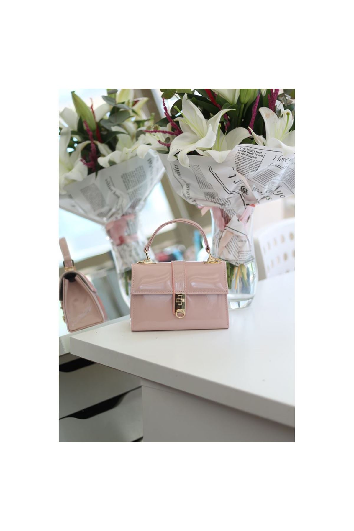 Kadın Pudra Rugan Toka Detaylı Zincirli El Omuz Çantası