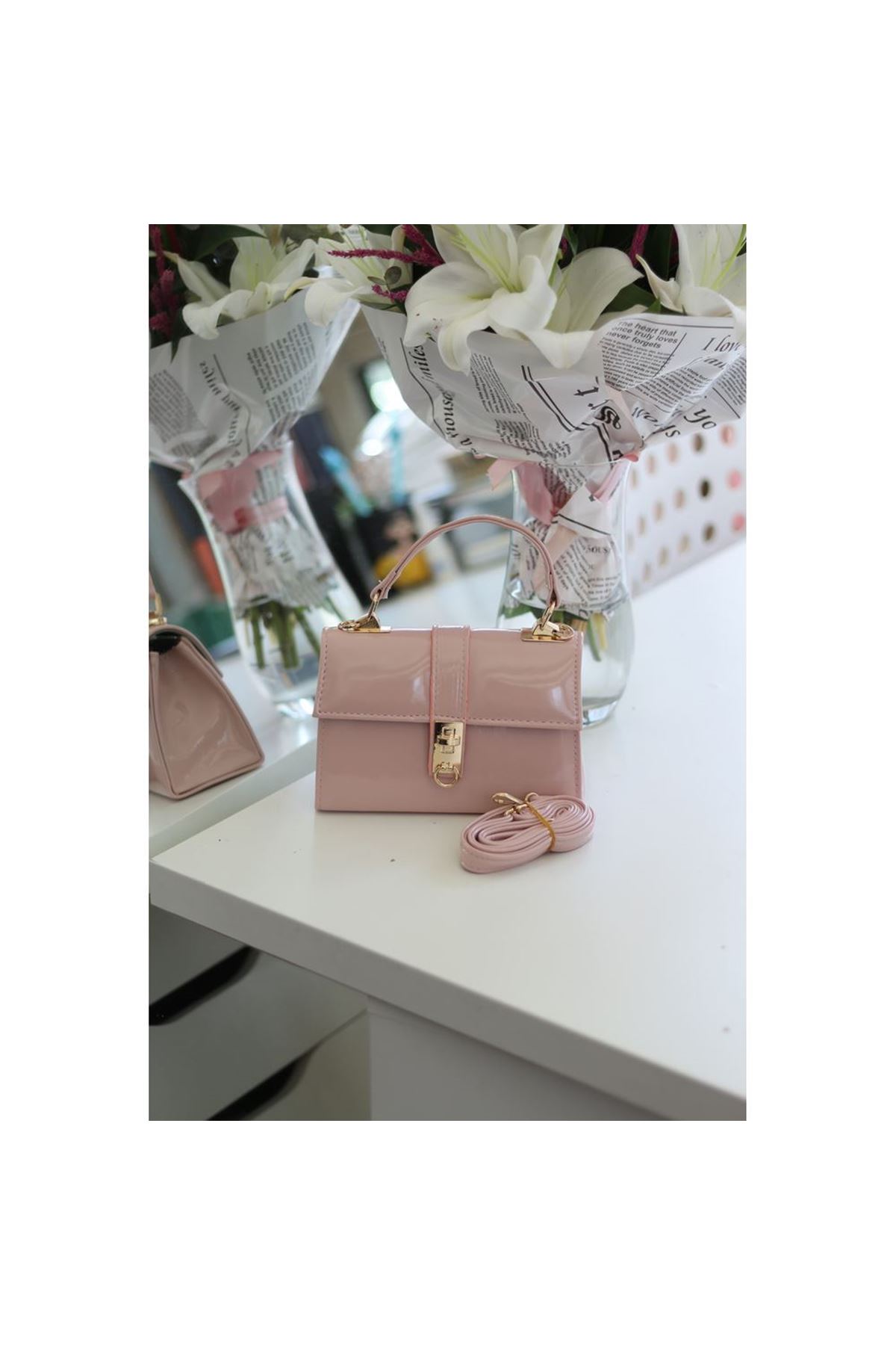 Kadın Pudra Rugan Toka Detaylı Zincirli El Omuz Çantası