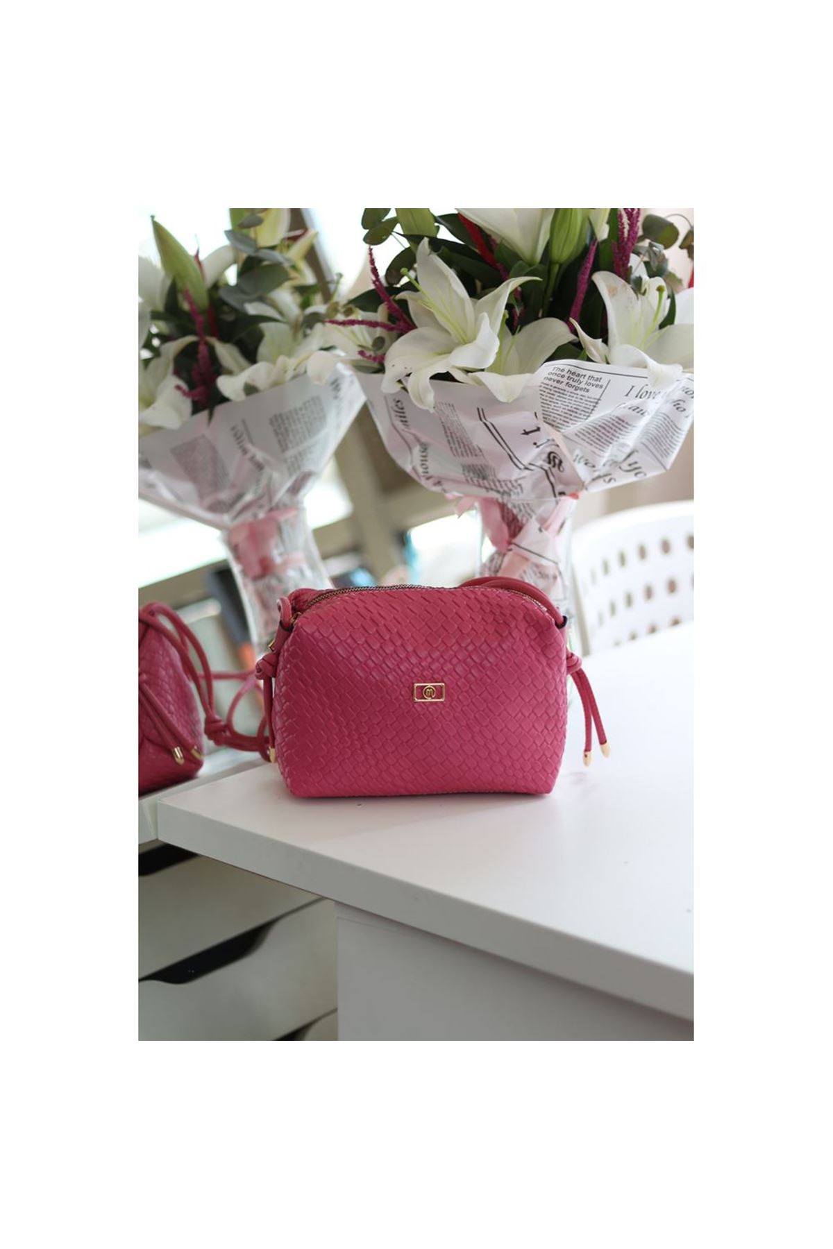 Kadın Fuşya Baklava Desenli İnce Düğüm Askılı Omuz Çantası