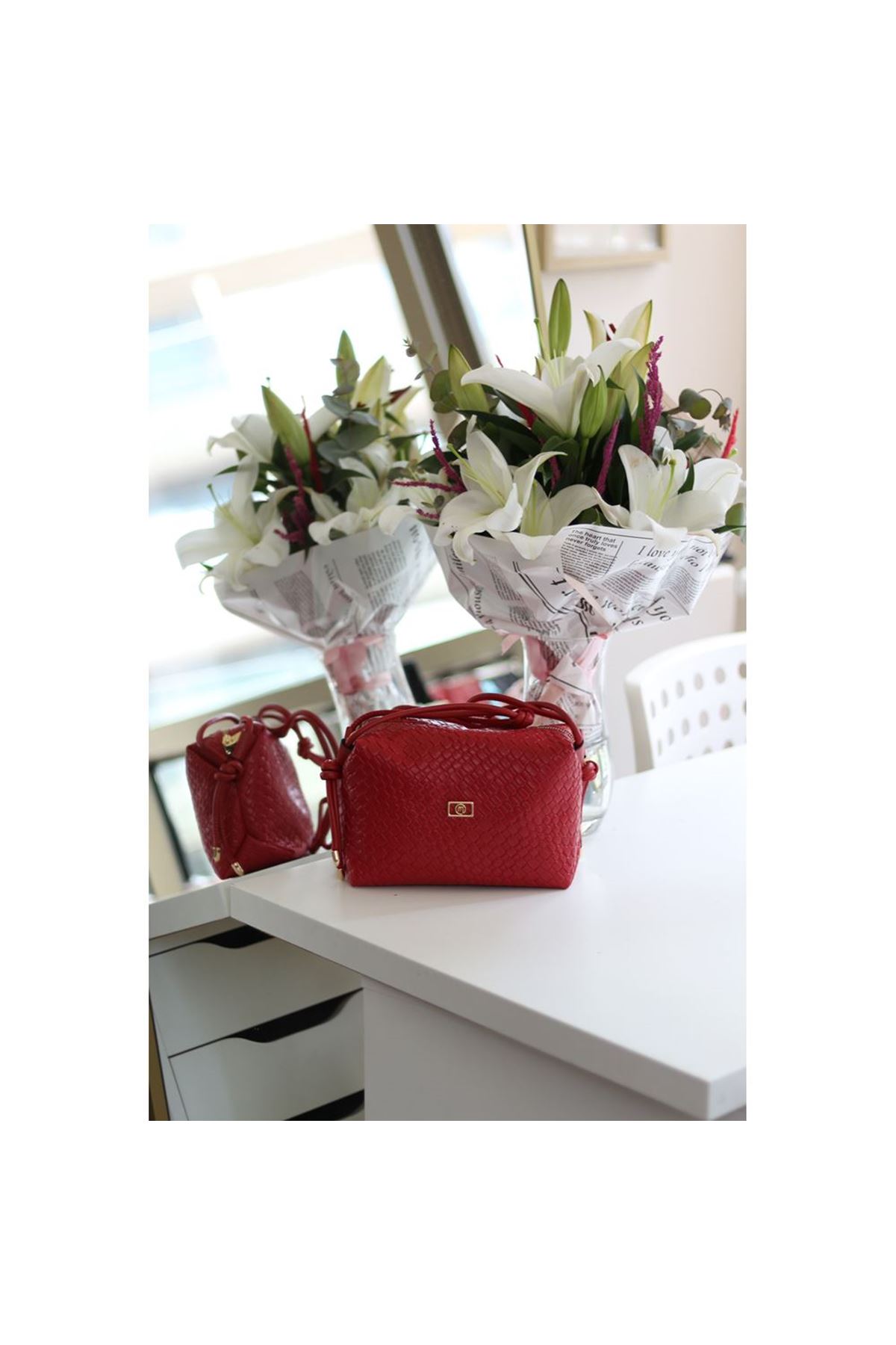 Kadın Kırmızı Baklava Desenli İnce Düğüm Askılı Omuz Çantası