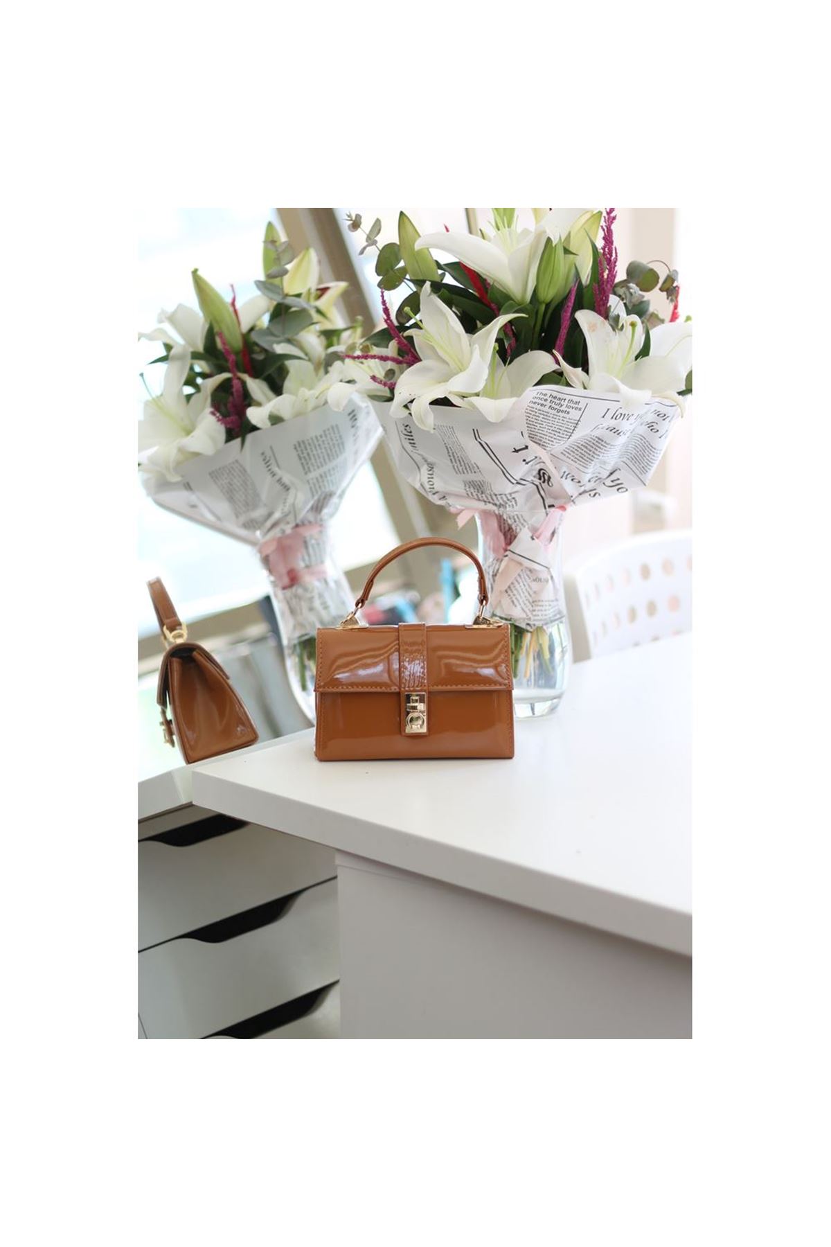 Kadın Camel Rugan Toka Detaylı Zincirli El Omuz Çantası