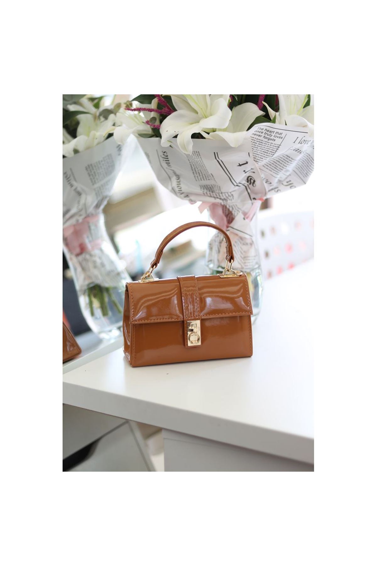 Kadın Camel Rugan Toka Detaylı Zincirli El Omuz Çantası