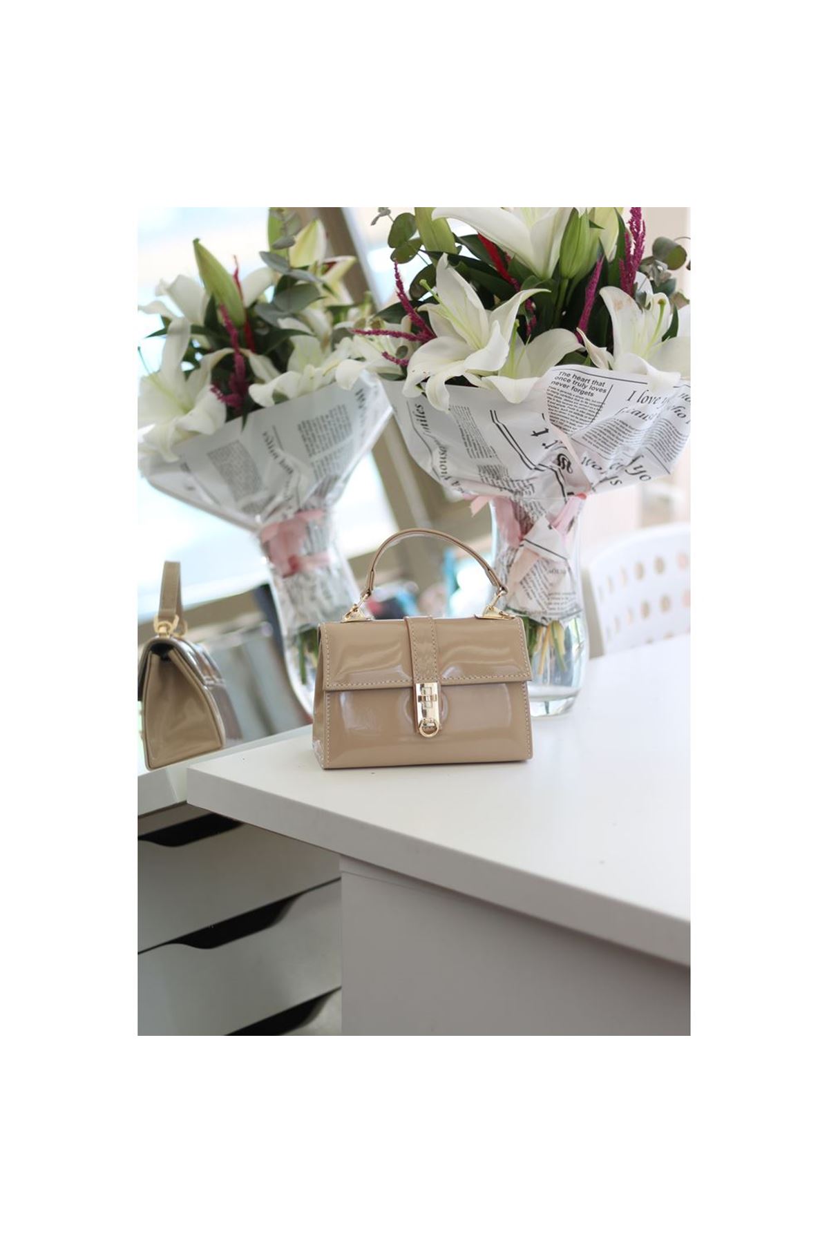 Kadın Vizon Rugan Toka Detaylı Zincirli El Omuz Çantası