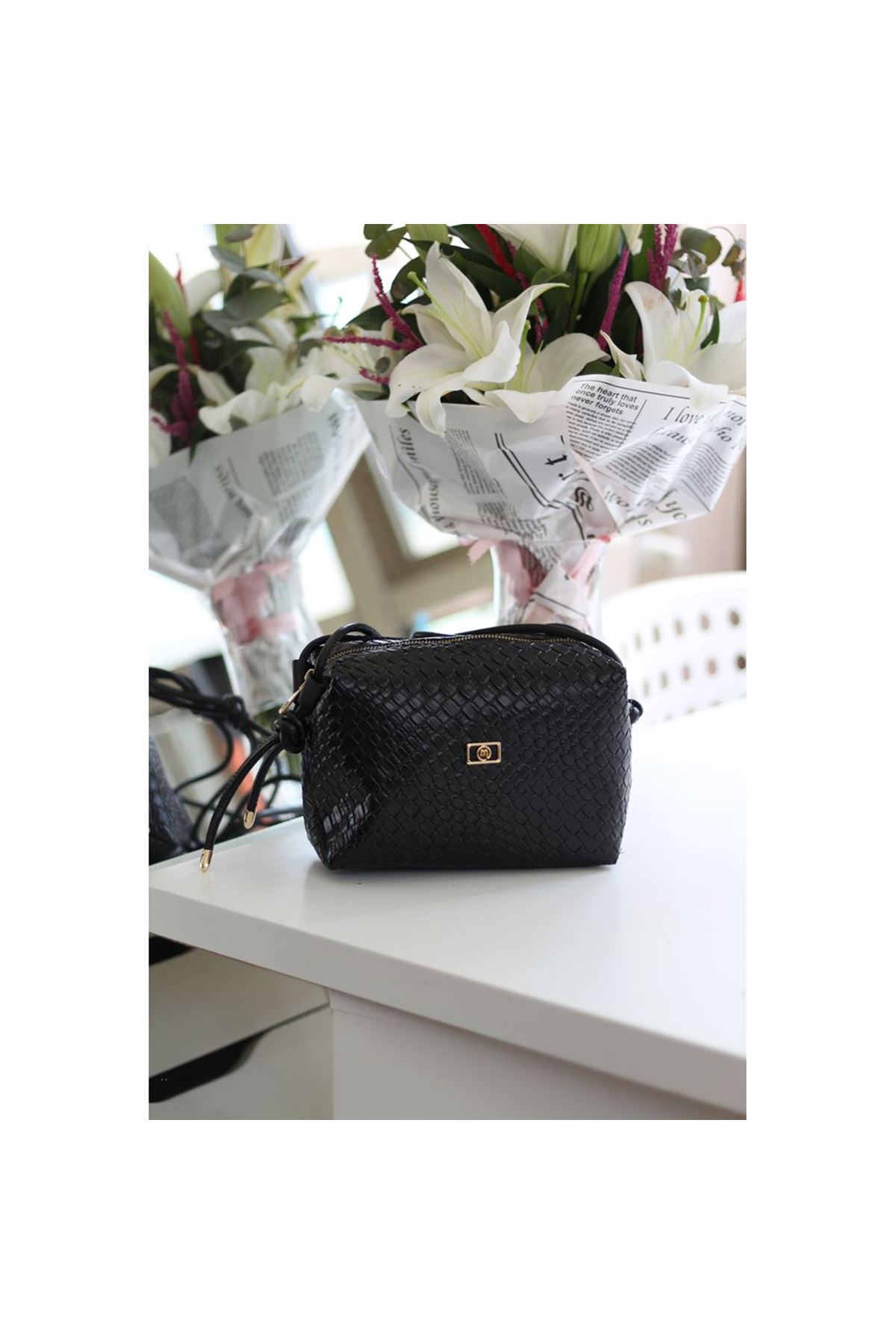 Kadın Siyah Baklava Desenli İnce Düğüm Askılı Omuz Çantası