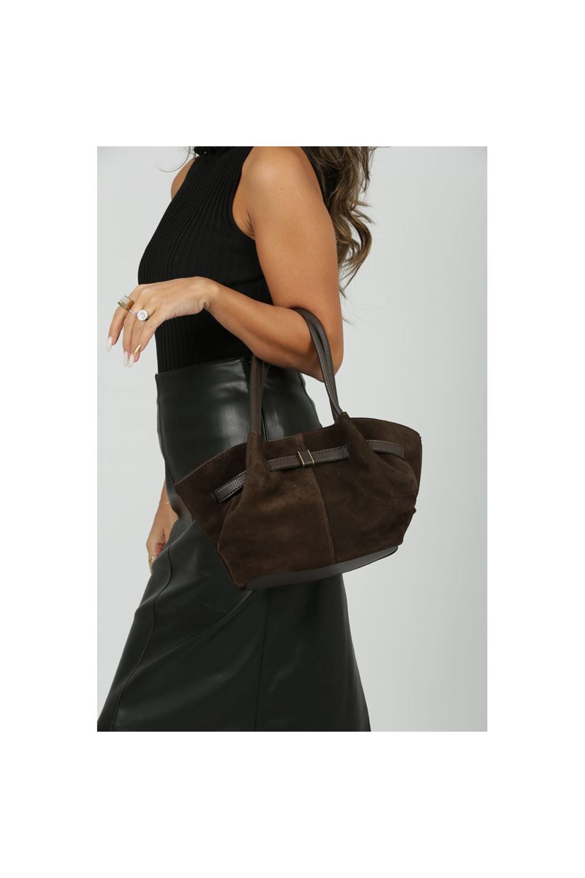 Kadın Acı Kahve Süet Gold Toka Detaylı Büyük Boy Omuz Çantası