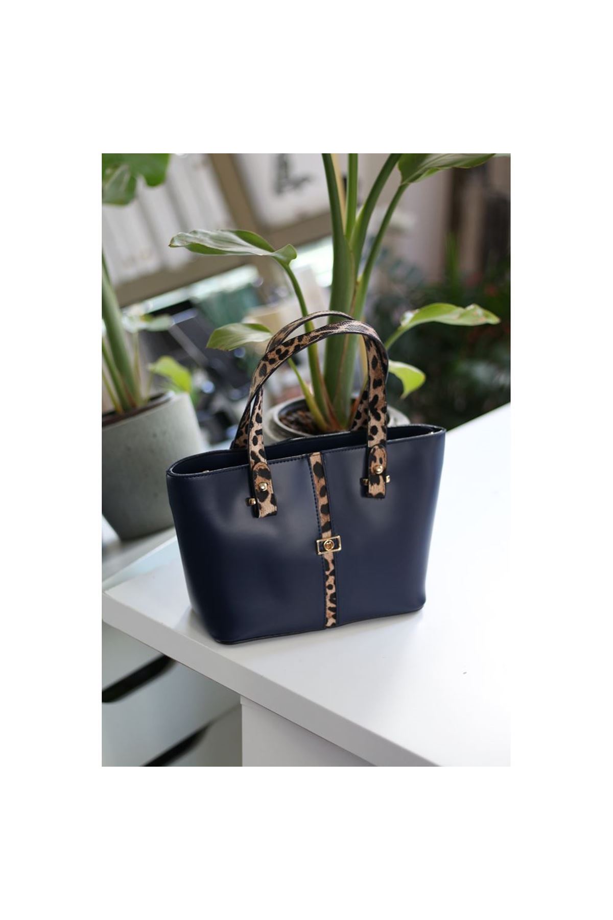 Kadın Lacivert Leopar Şerit Desenli Askılı El Omuz Çantası
