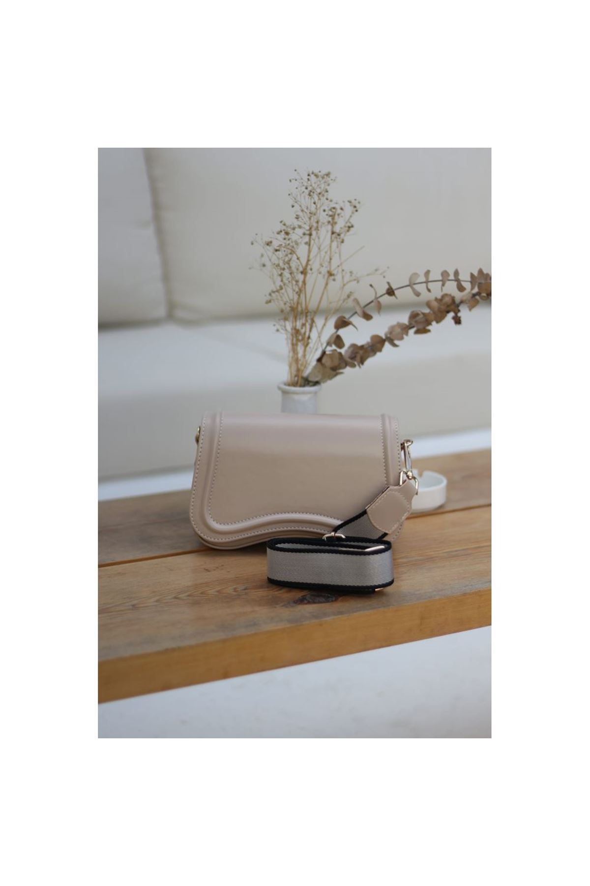 Kadın Vizon Dalga Desen Kapaklı Kumaş Askılı Omuz Çantası