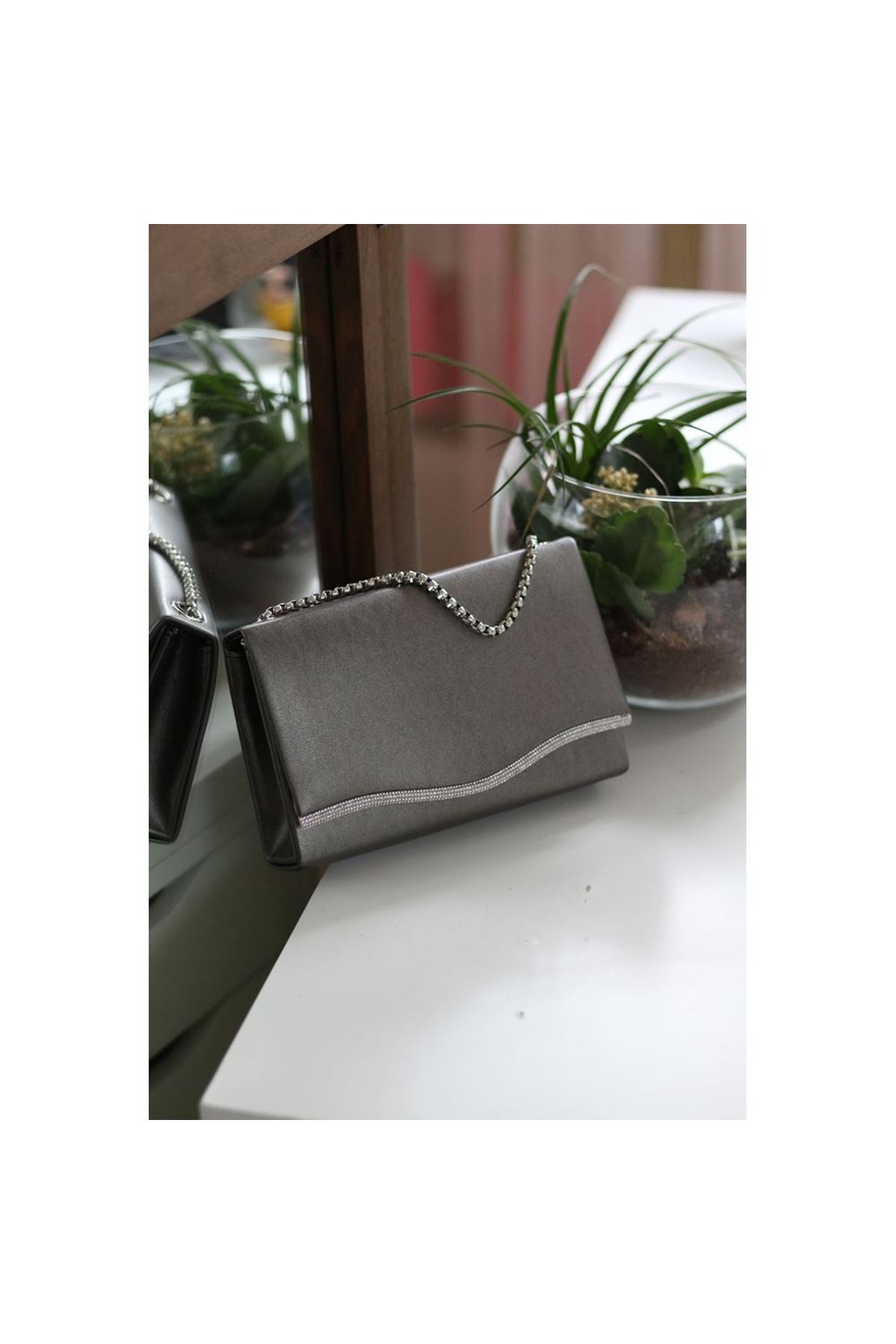 Kadın Platin Taş Detaylı Zincirli Omuz Çantası