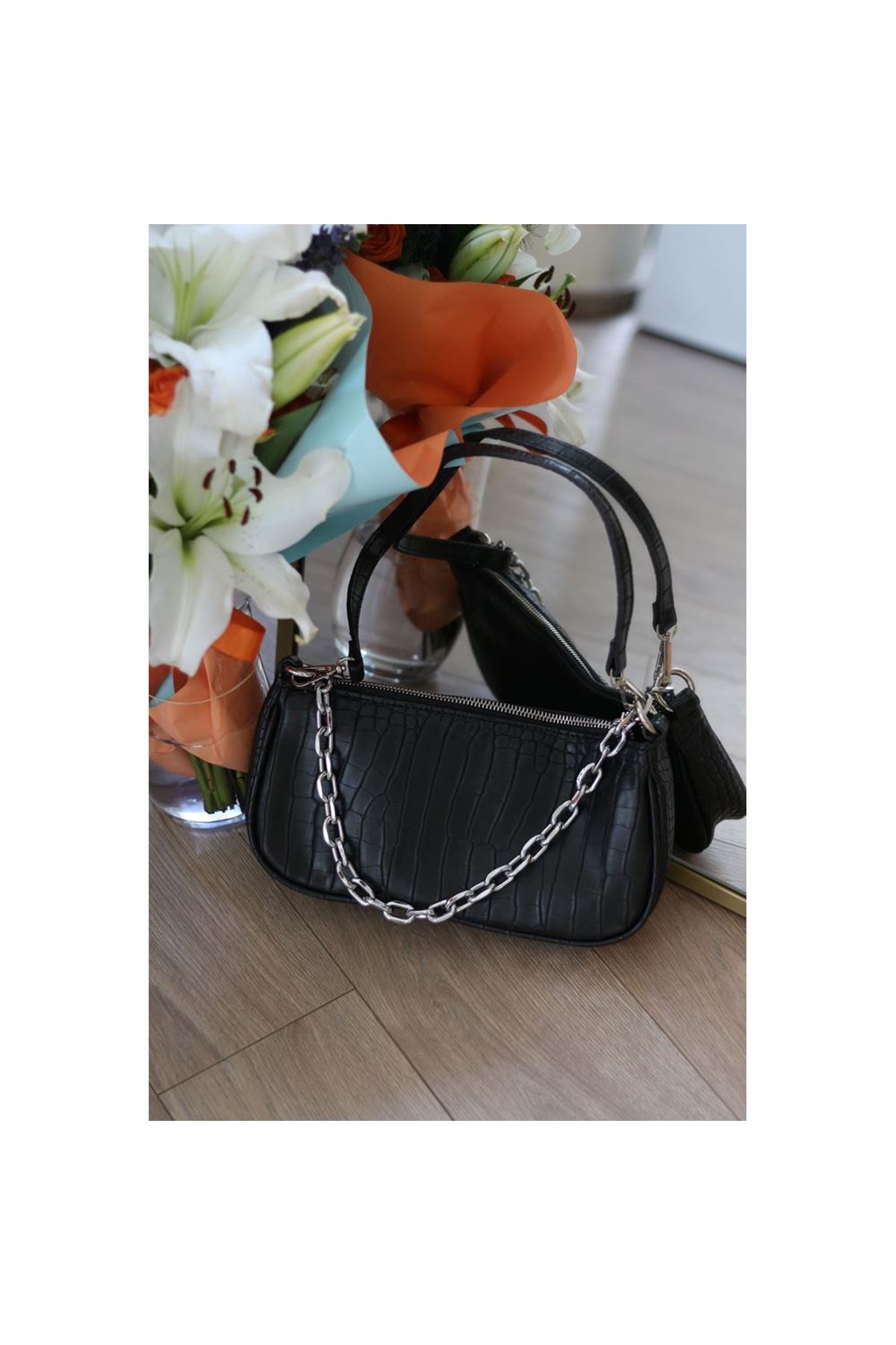 Kadın Siyah Kroko Zincir Detaylı Baget Omuz Çantası