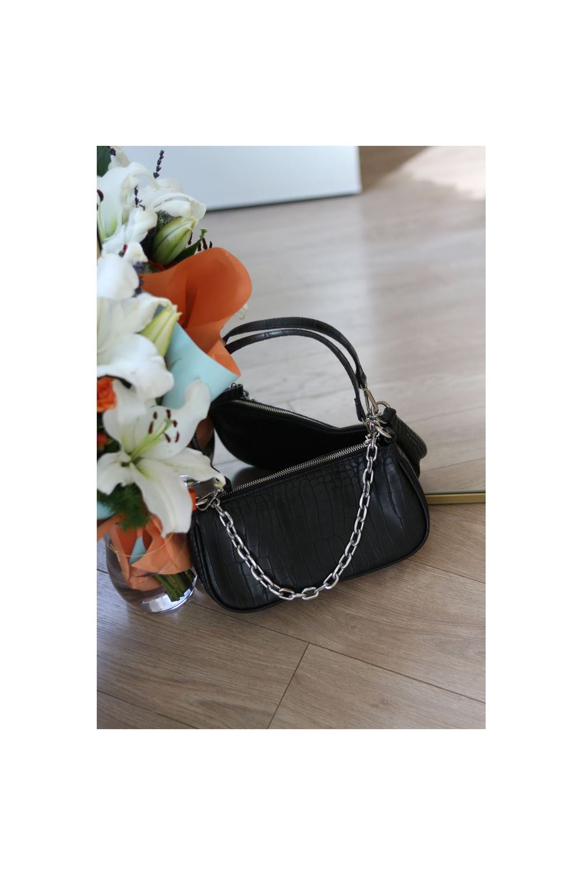 Kadın Siyah Kroko Zincir Detaylı Baget Omuz Çantası