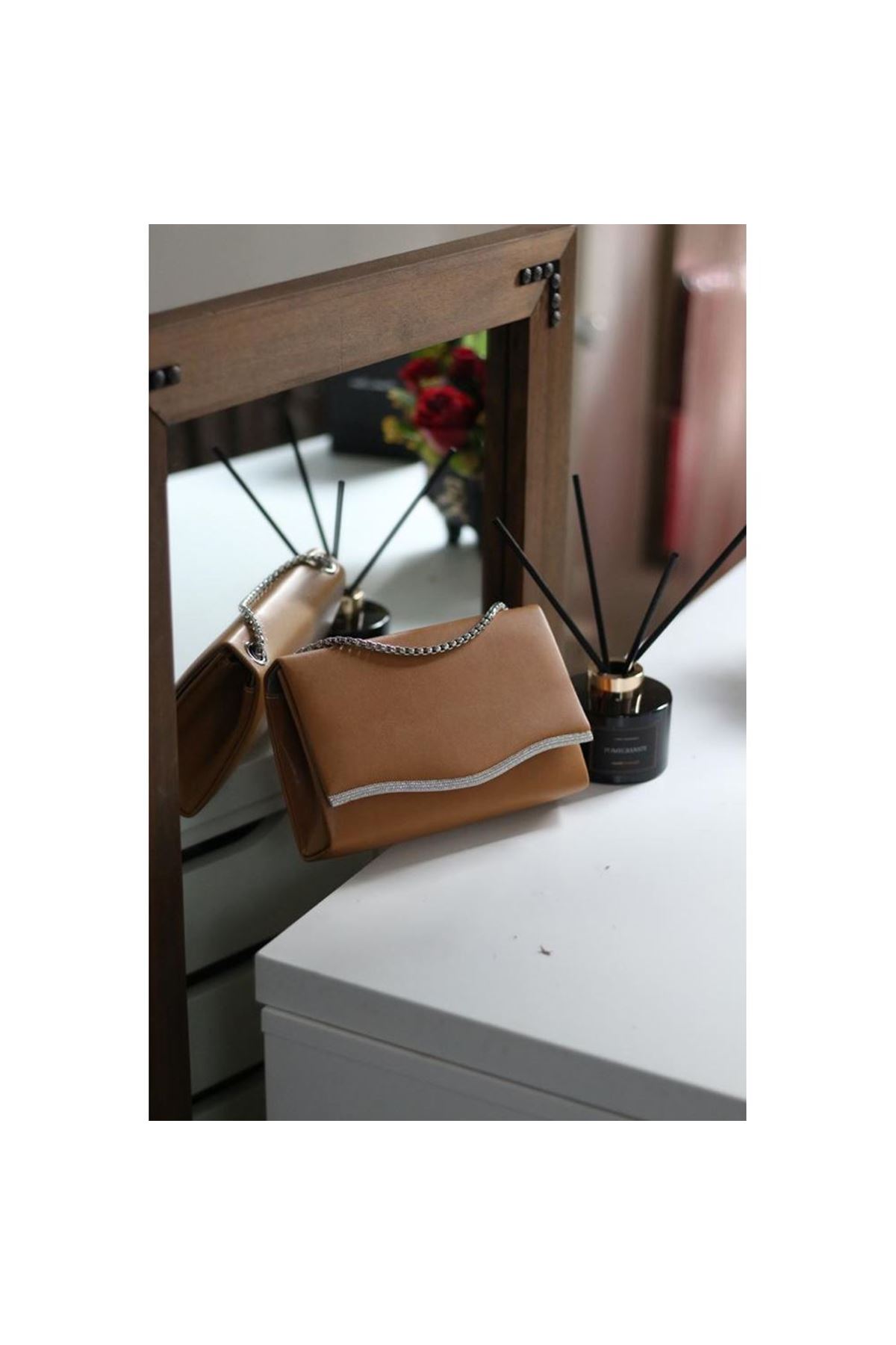 Kadın Karamel Taş Şeritli Omuz Çantası