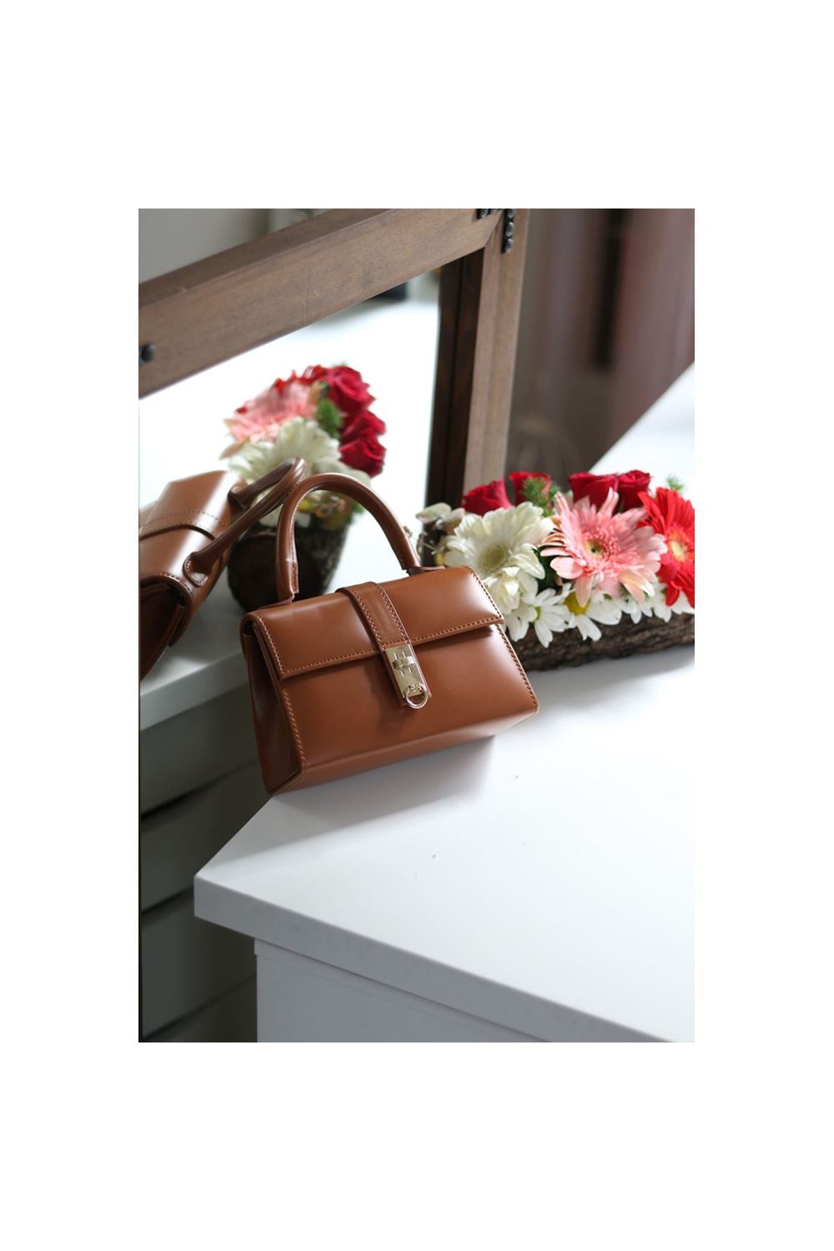 Kadın Taba Gold Kare  Kilit Detaylı Mini El &amp;amp; Omuz Çantası