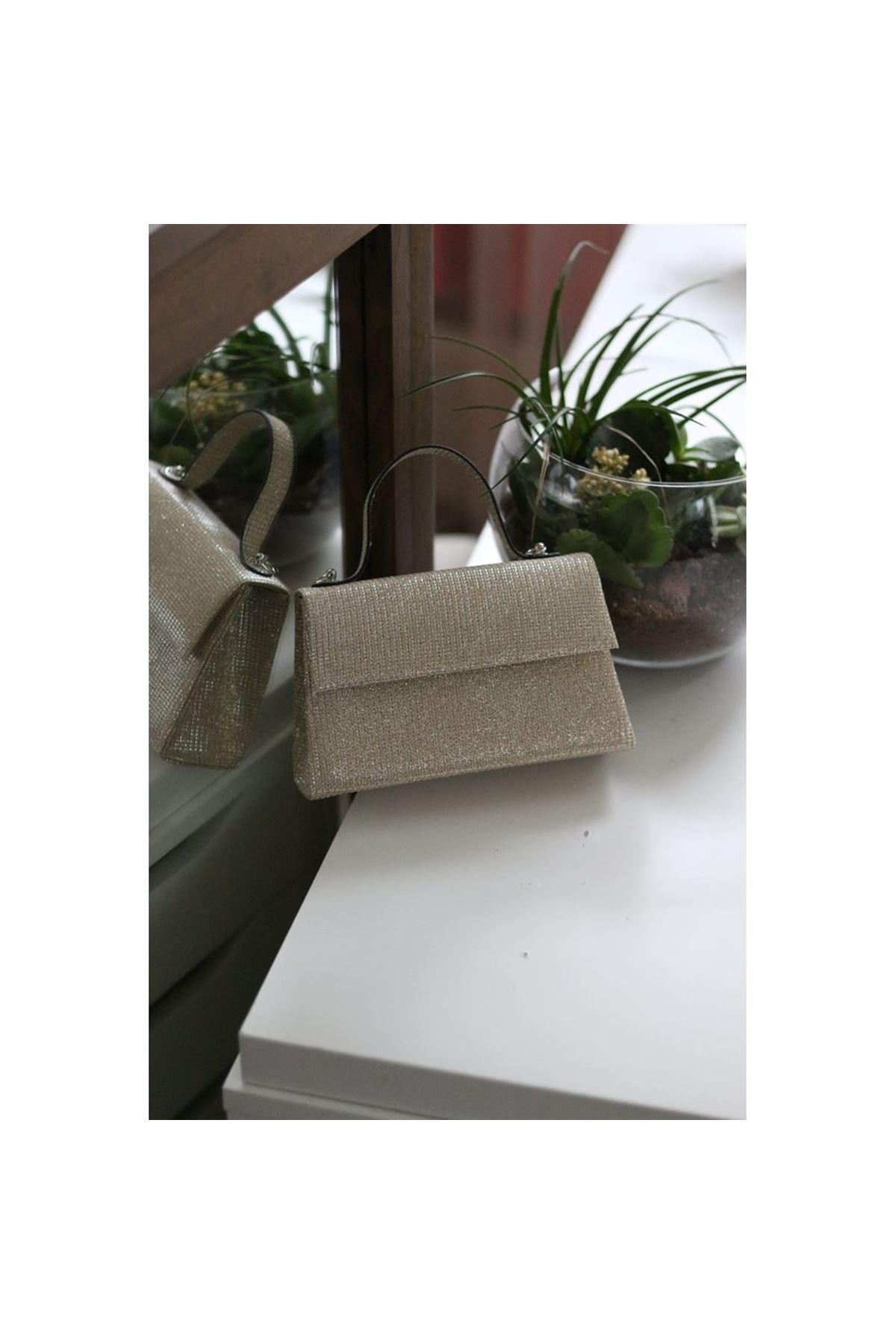 Kadın Gold Simli Tutma Detaylı Abiye Çantası