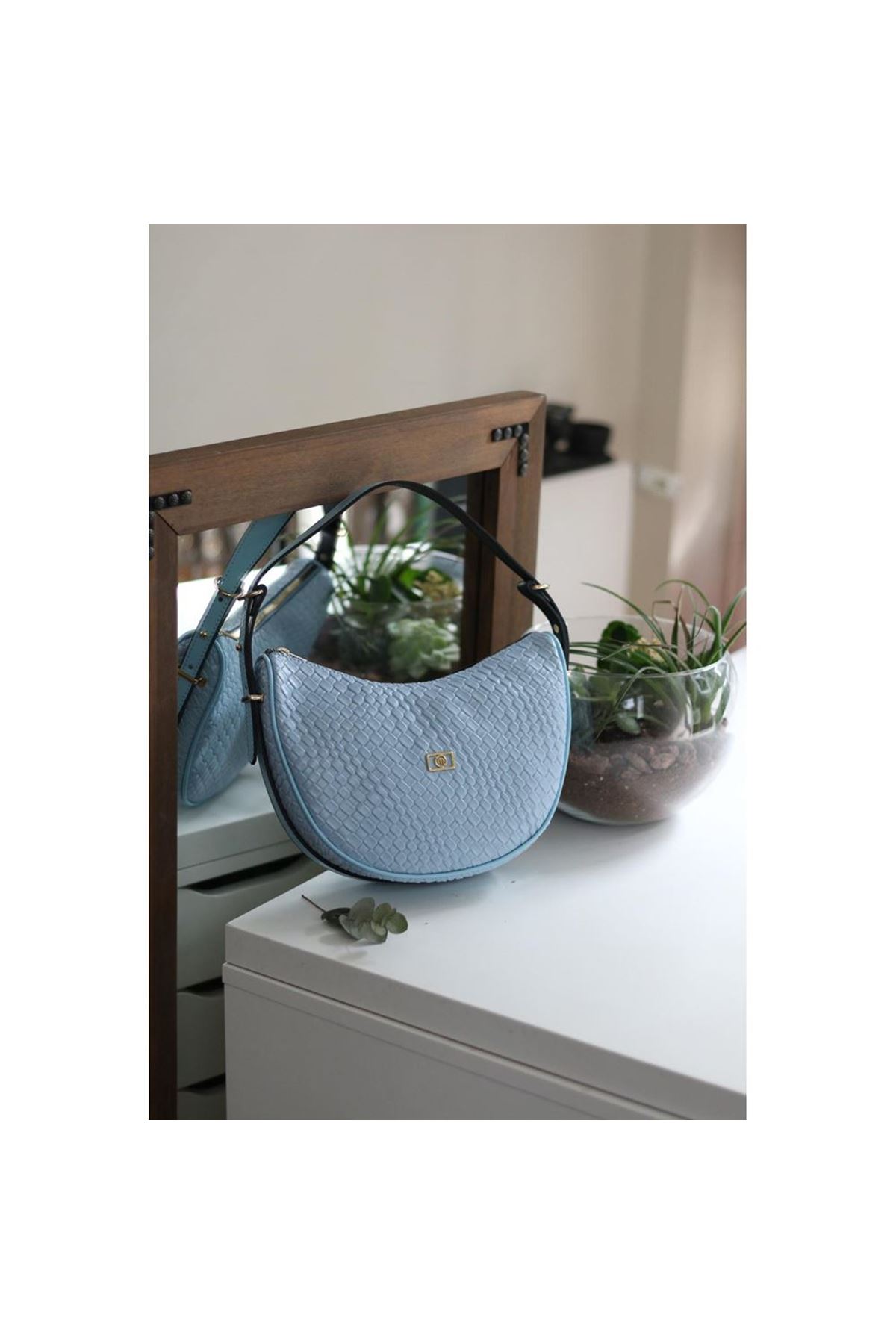 Kadın Bebe Mavi Kroko Oval Askılı Omuz Çantası