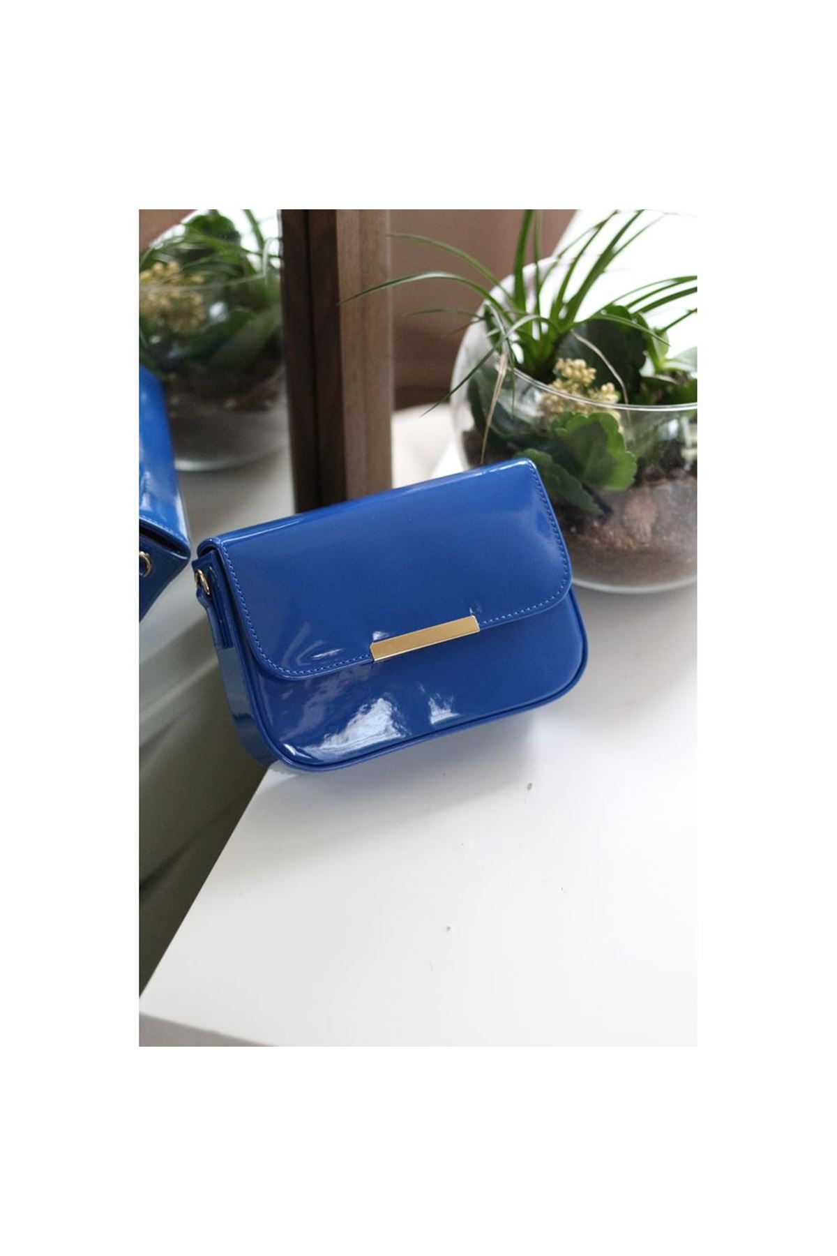 Kadın Lacivert Rugan Toka Detaylı Kumaş Askılı Omuz Çantası