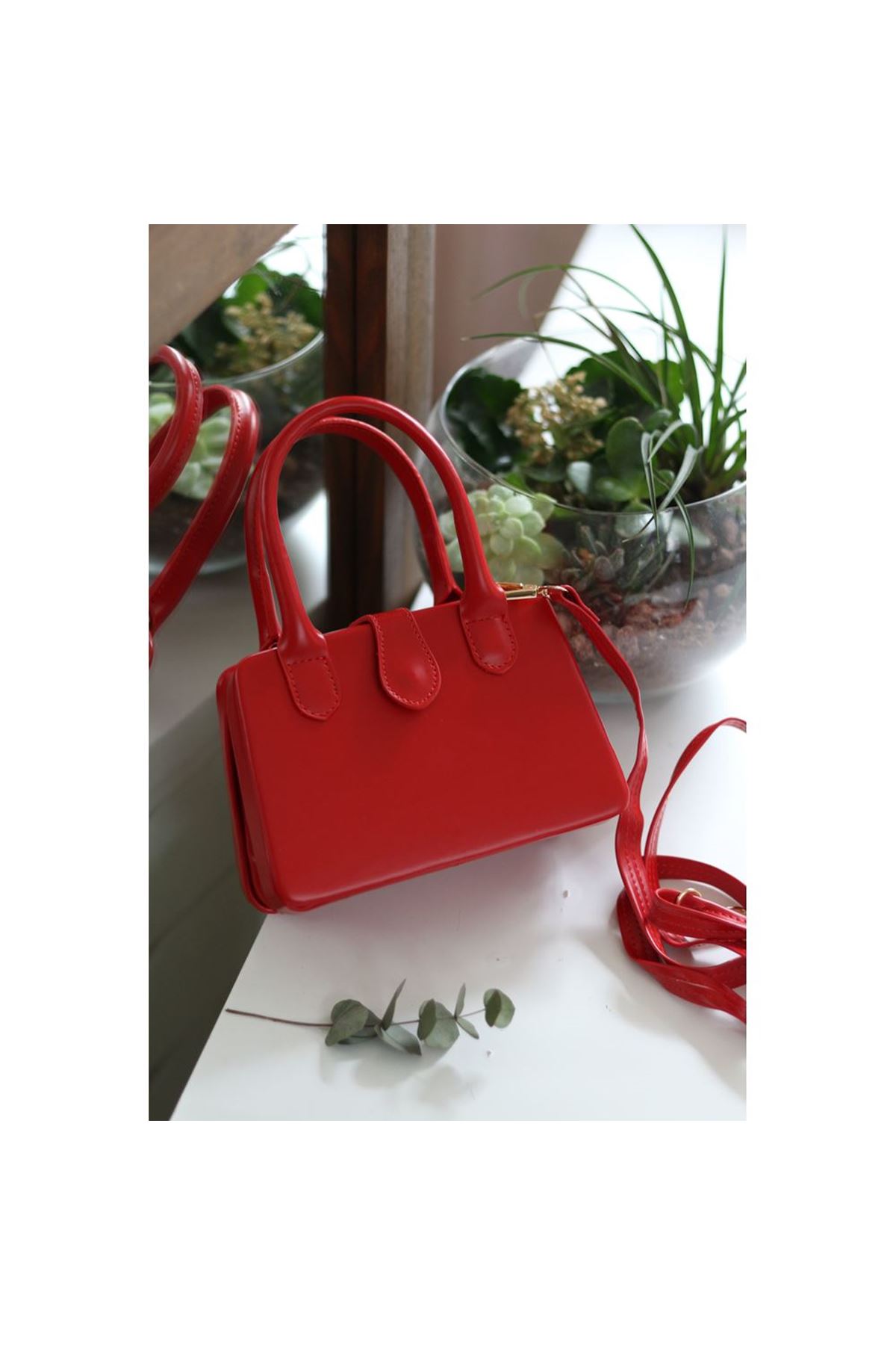 Kadın Kırmızı Çift Kulp Detaylı Mini Kalıp Omuz Çantası