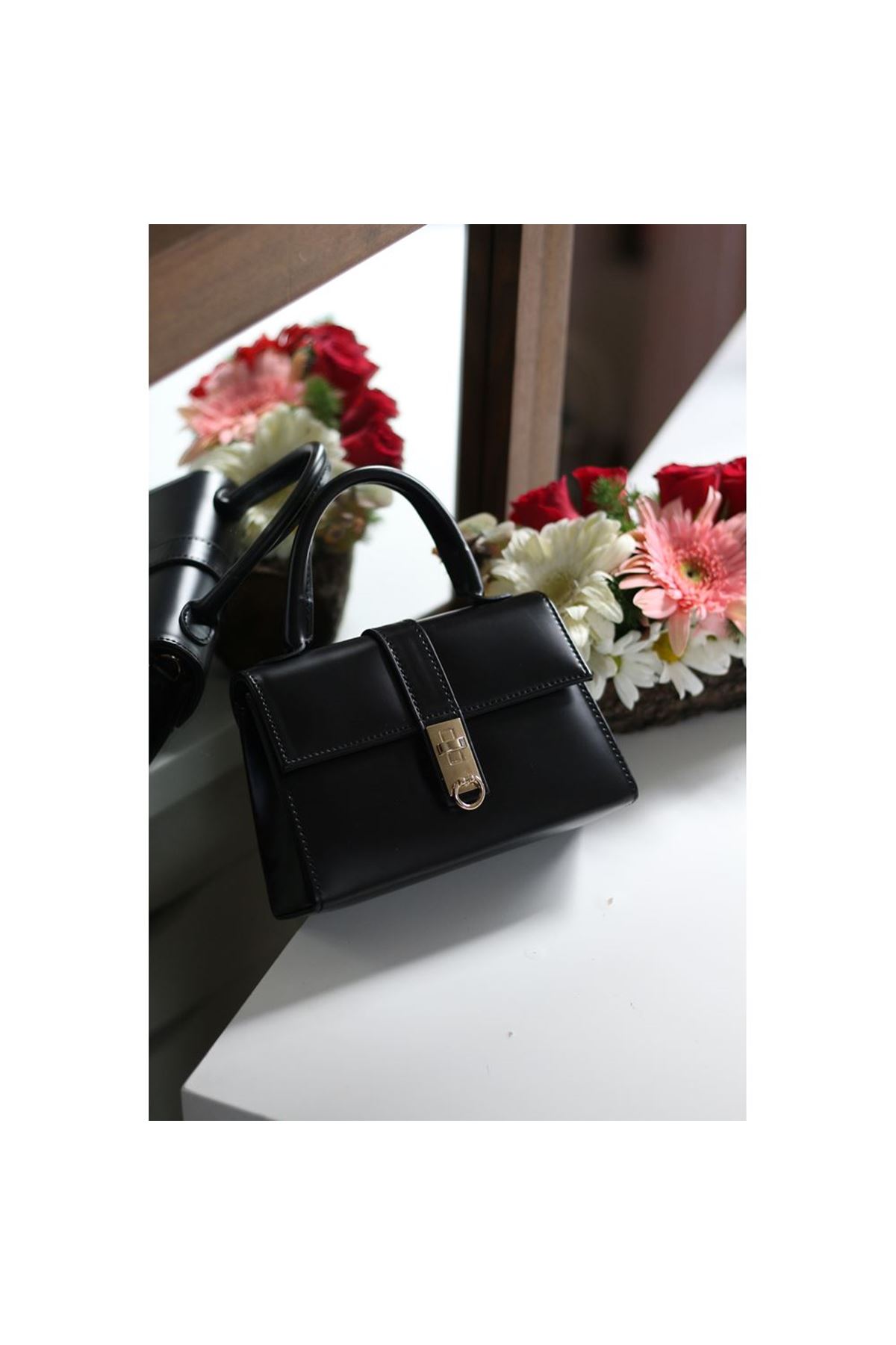 Kadın Siyah Gold Kare Kilit Detaylı Mİini El &amp;amp; Omuz Çantası