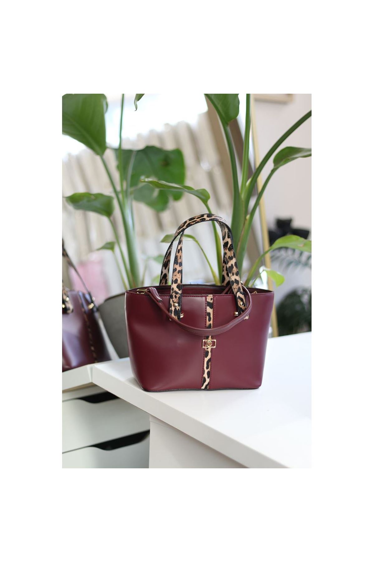 Kadın Bordo Leopar Şerit Desenli Askılı El Omuz Çantası