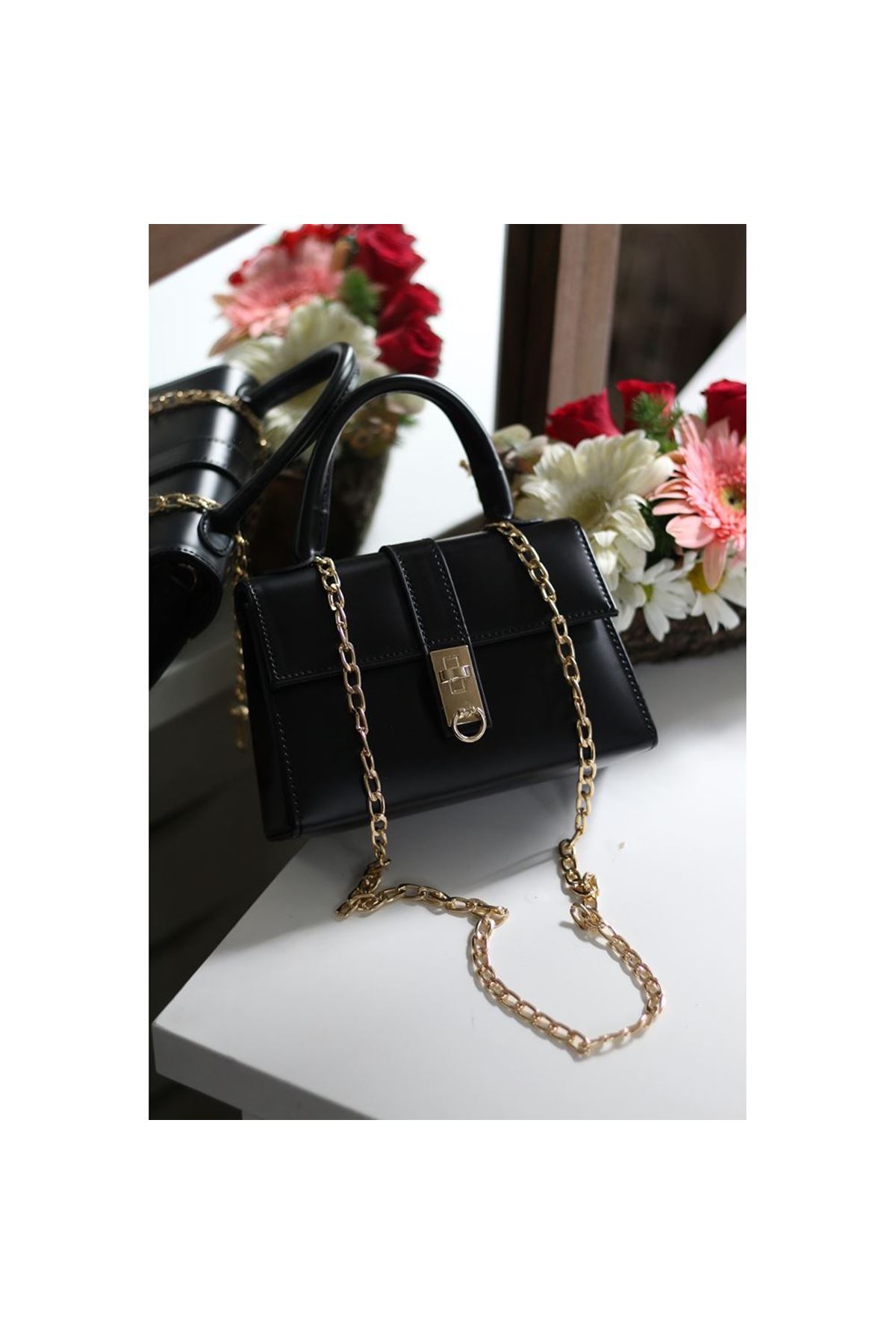 Kadın Siyah Gold Kare Kilit Detaylı Mİini El &amp;amp; Omuz Çantası