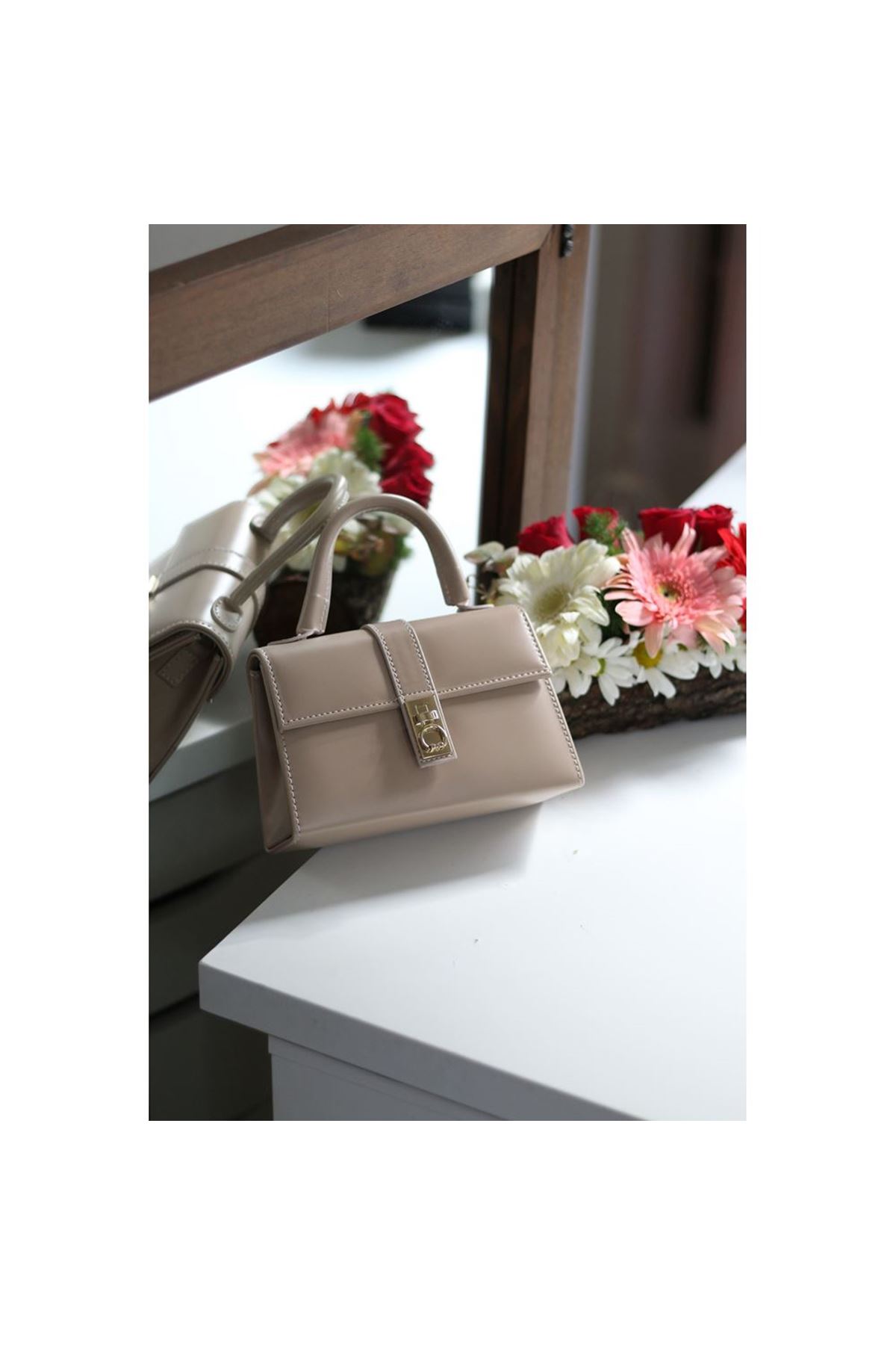 Kadın Vizon Gold Kare Kilit Detaylı Mini El &amp;amp; Omuz Çantası