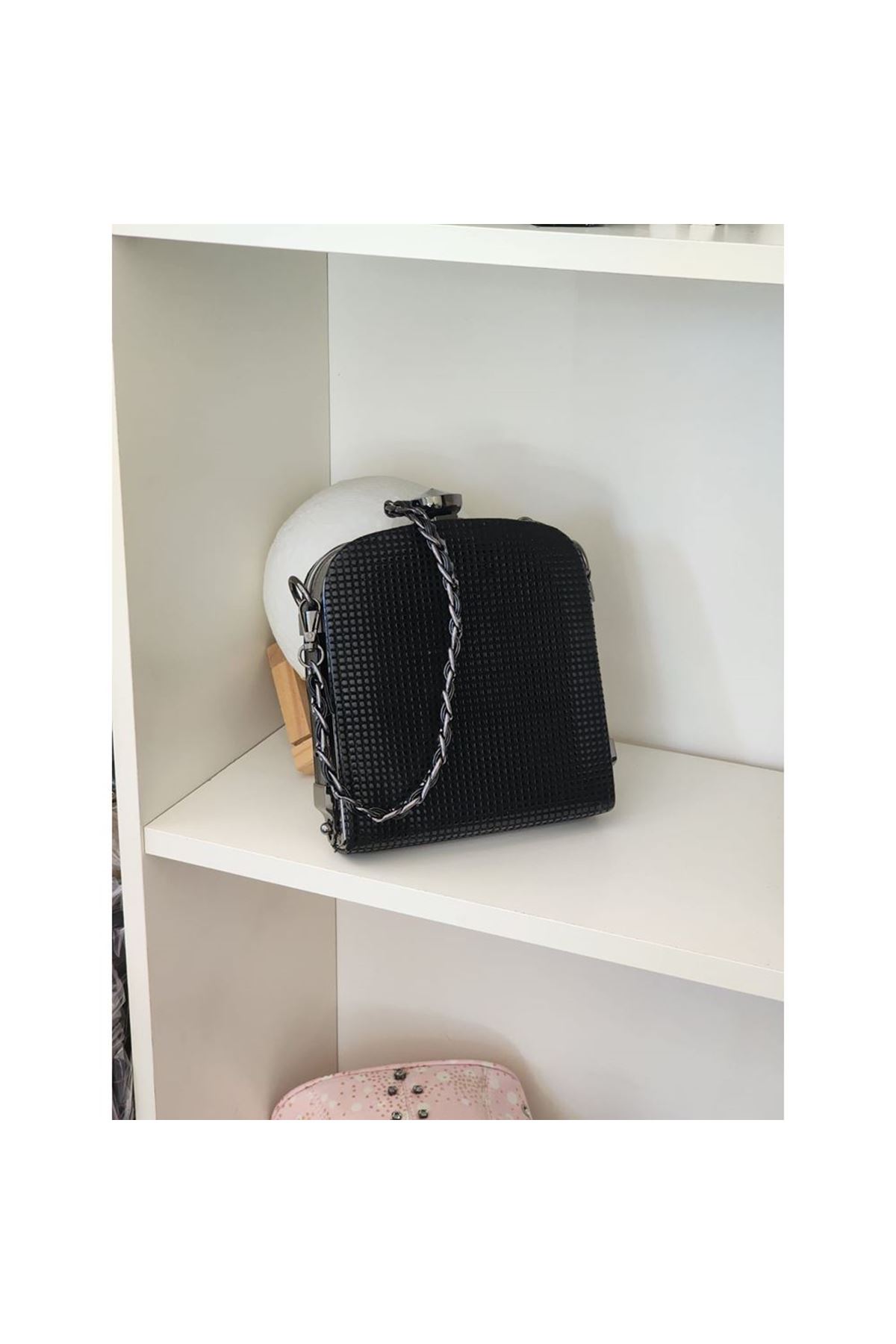 Siyah Pul Kaplama Kristal Taş Detaylı Abiye El Çantası