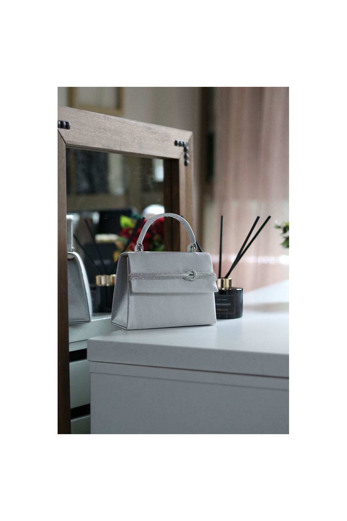 Kadın Gri Saten Taş  Detaylı Abiye Omuz Çantası