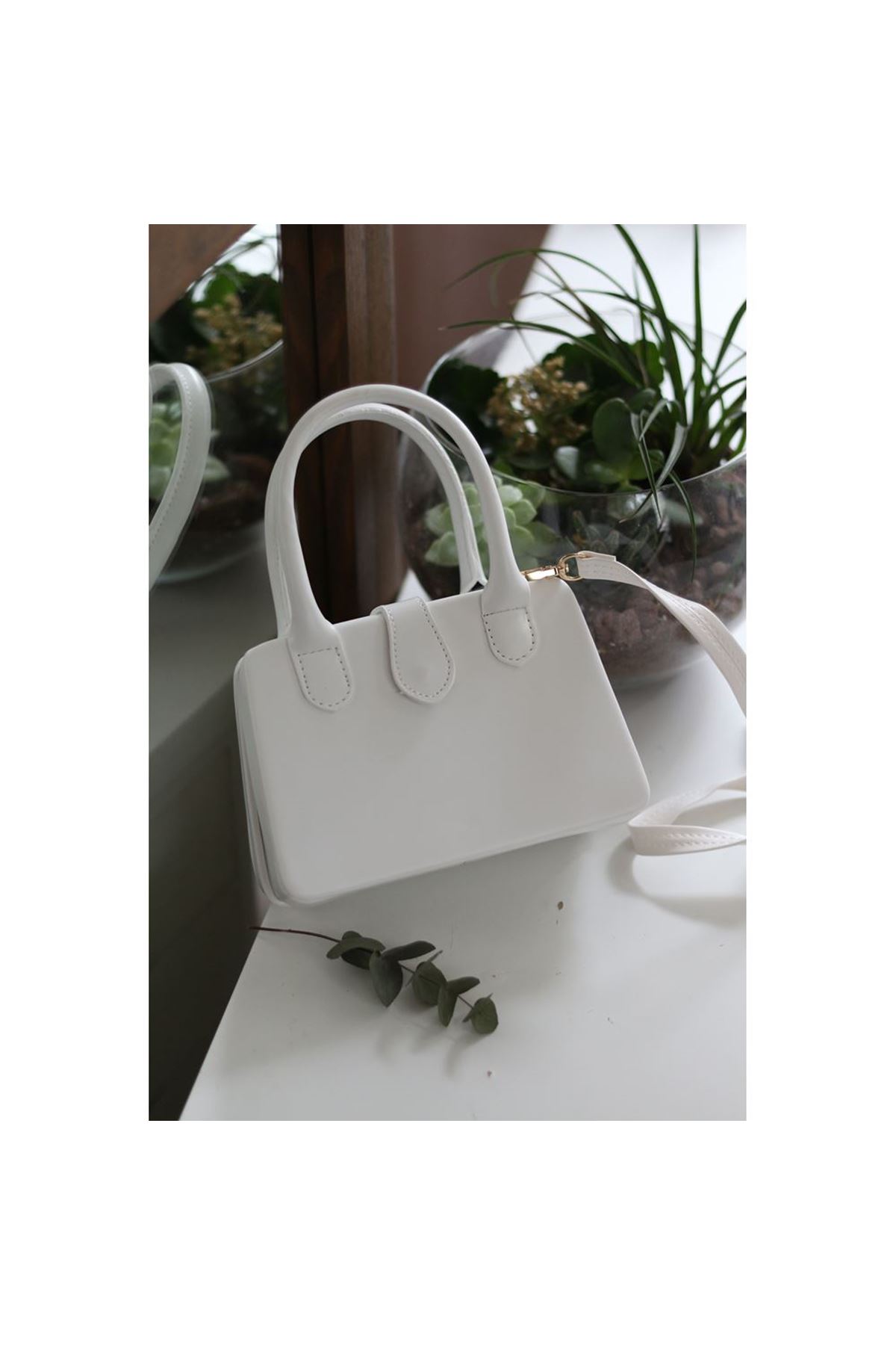 Kadın Beyaz Çift Kulp Detaylı Mini Kalıp Omuz Çantası