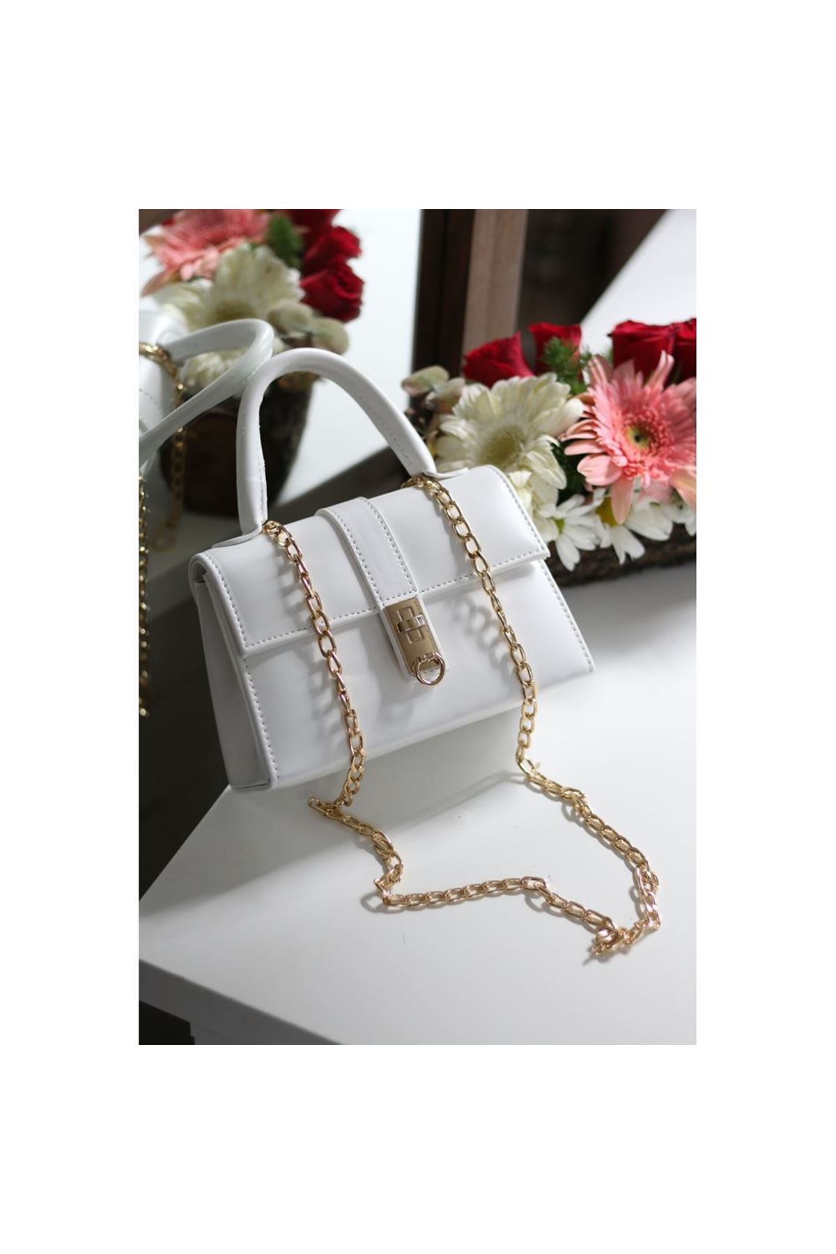 Kadın Beyaz Gold Kare Kilit Detaylı Mini El &amp;amp; Omuz Çantası