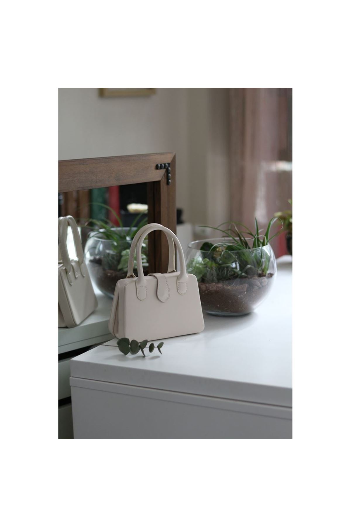 Kadın Krem  Çift Kulp Detaylı Mini Kalıp Omuz Çantası