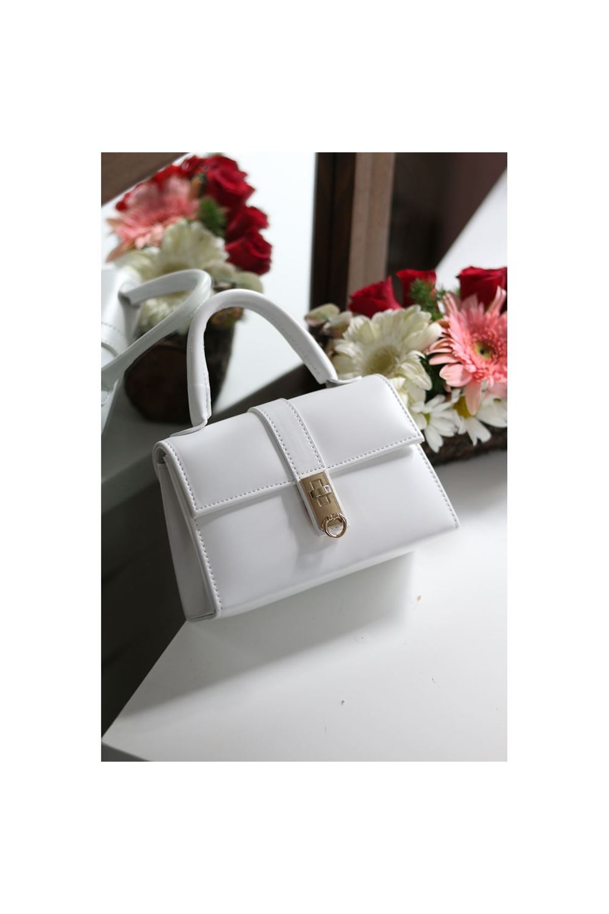 Kadın Beyaz Gold Kare Kilit Detaylı Mini El &amp;amp; Omuz Çantası