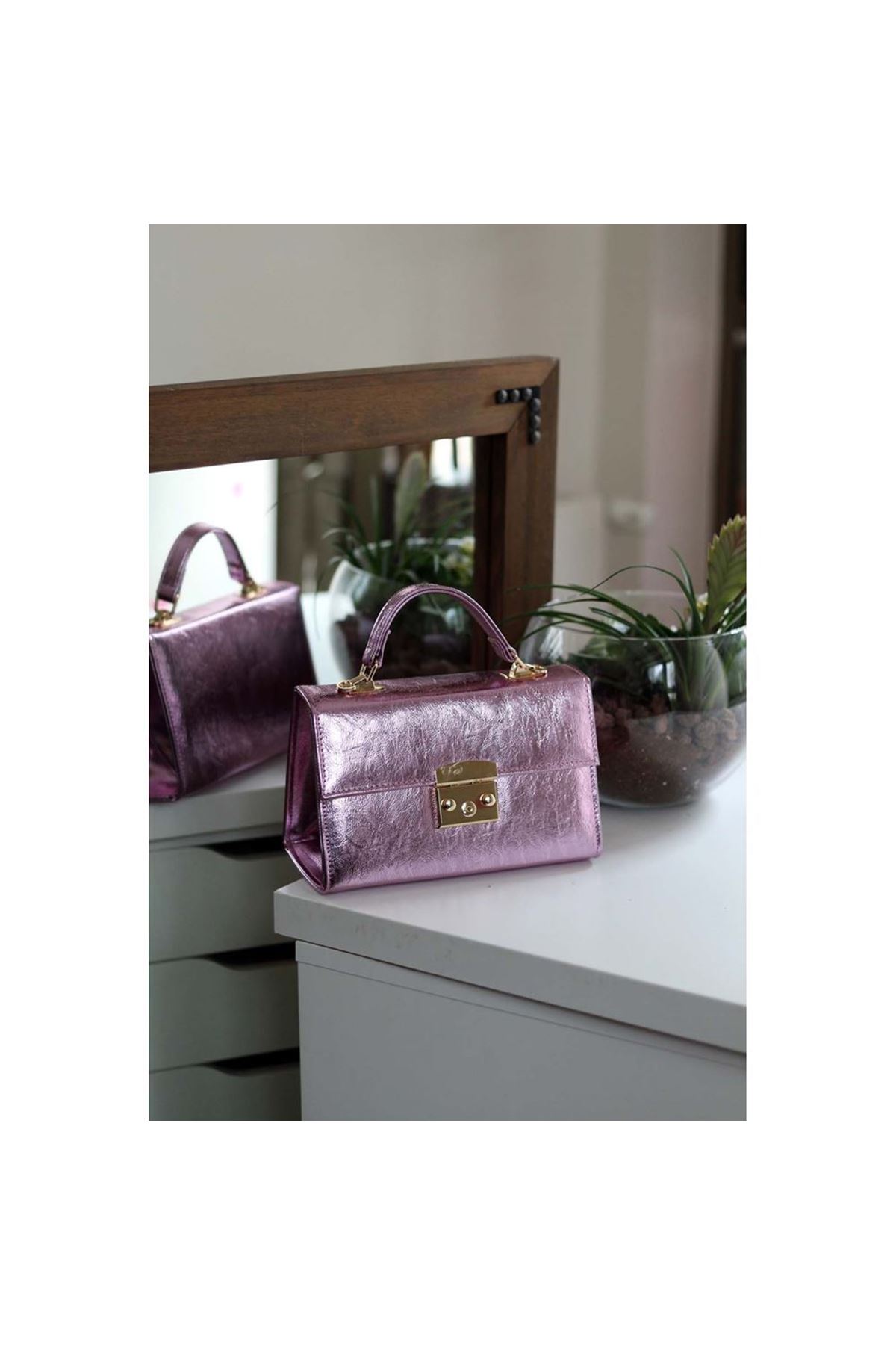 Kadın Pembe Kilit Detaylı Askılı Omuz Çantası