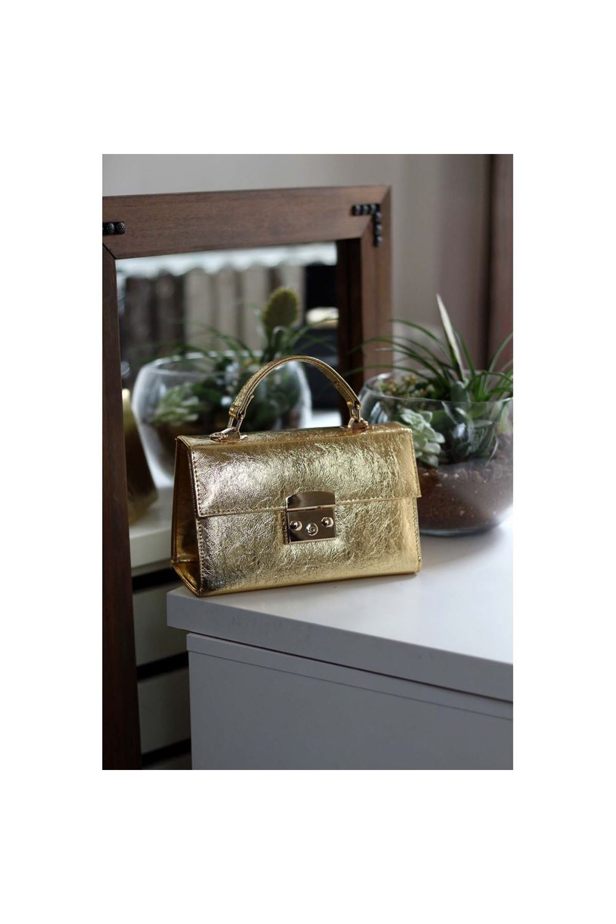 Kadın Gold Kilit Detaylı Askılı Omuz Çantası