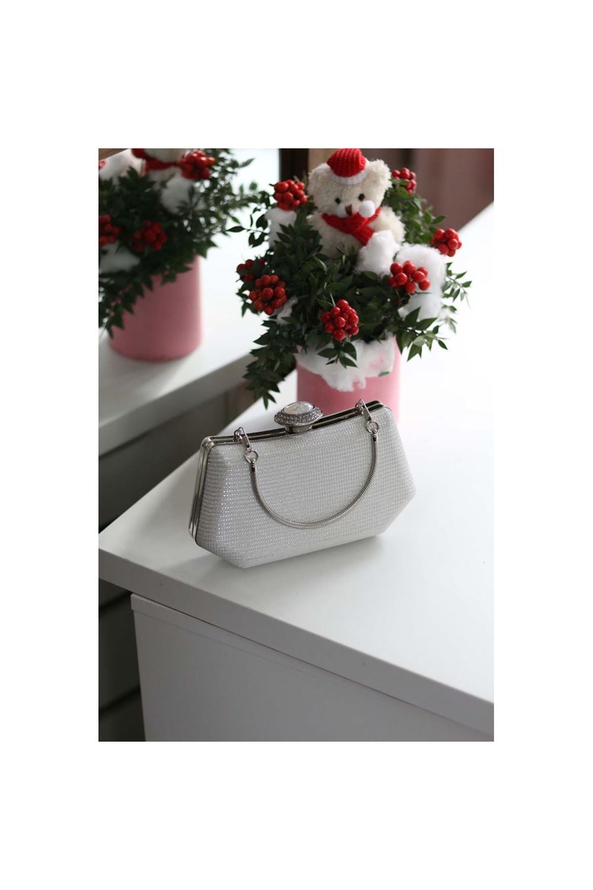 Kadın Beyaz Tutma Detaylı Abiye Çanta